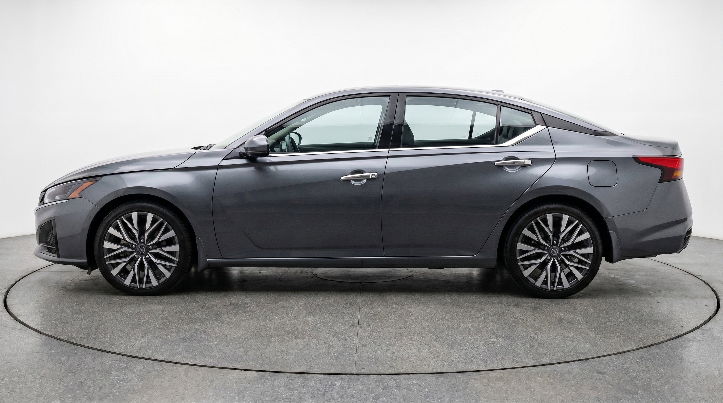 Thumbnail: 2025 Nissan Altima - 5
