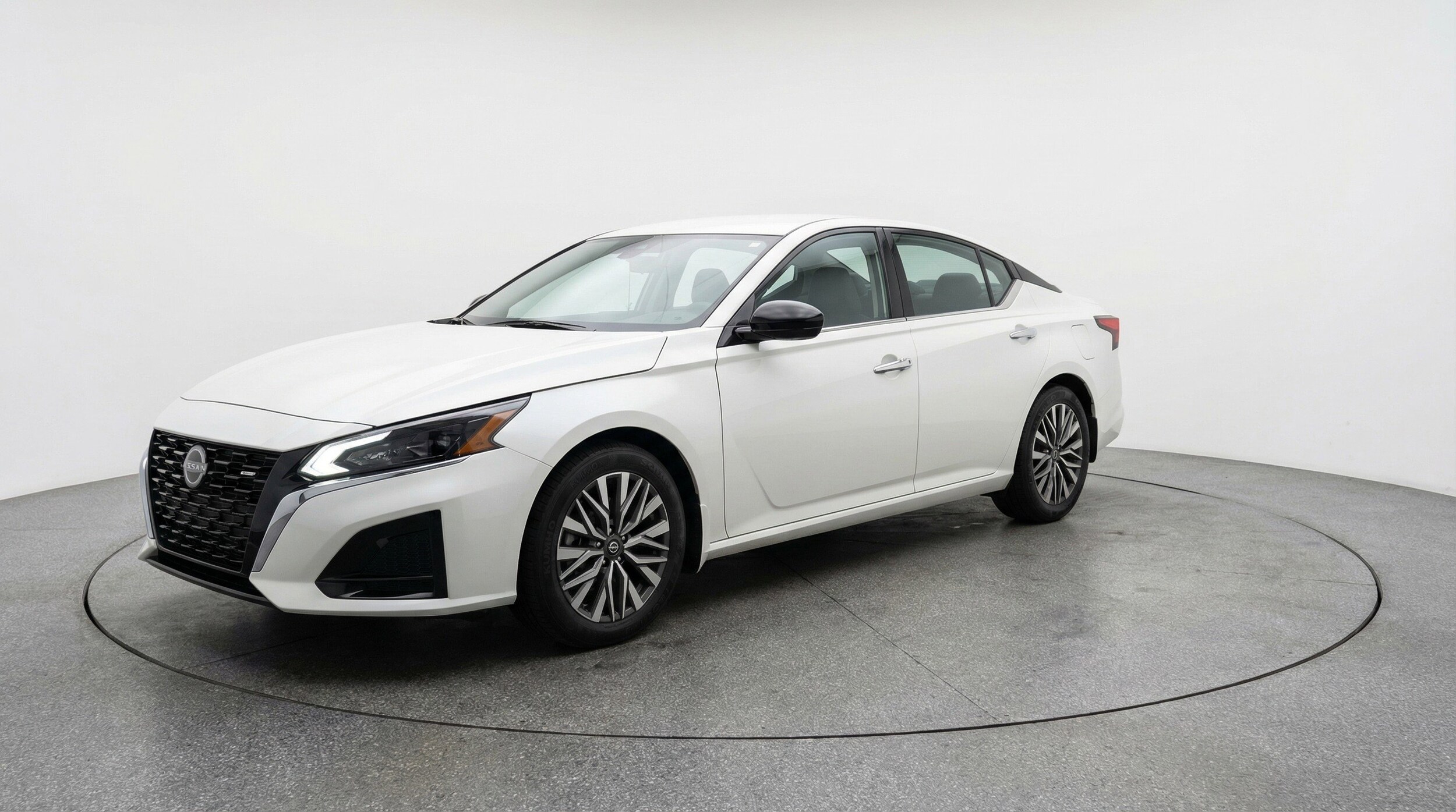 Thumbnail: 2025 Nissan Altima - 3