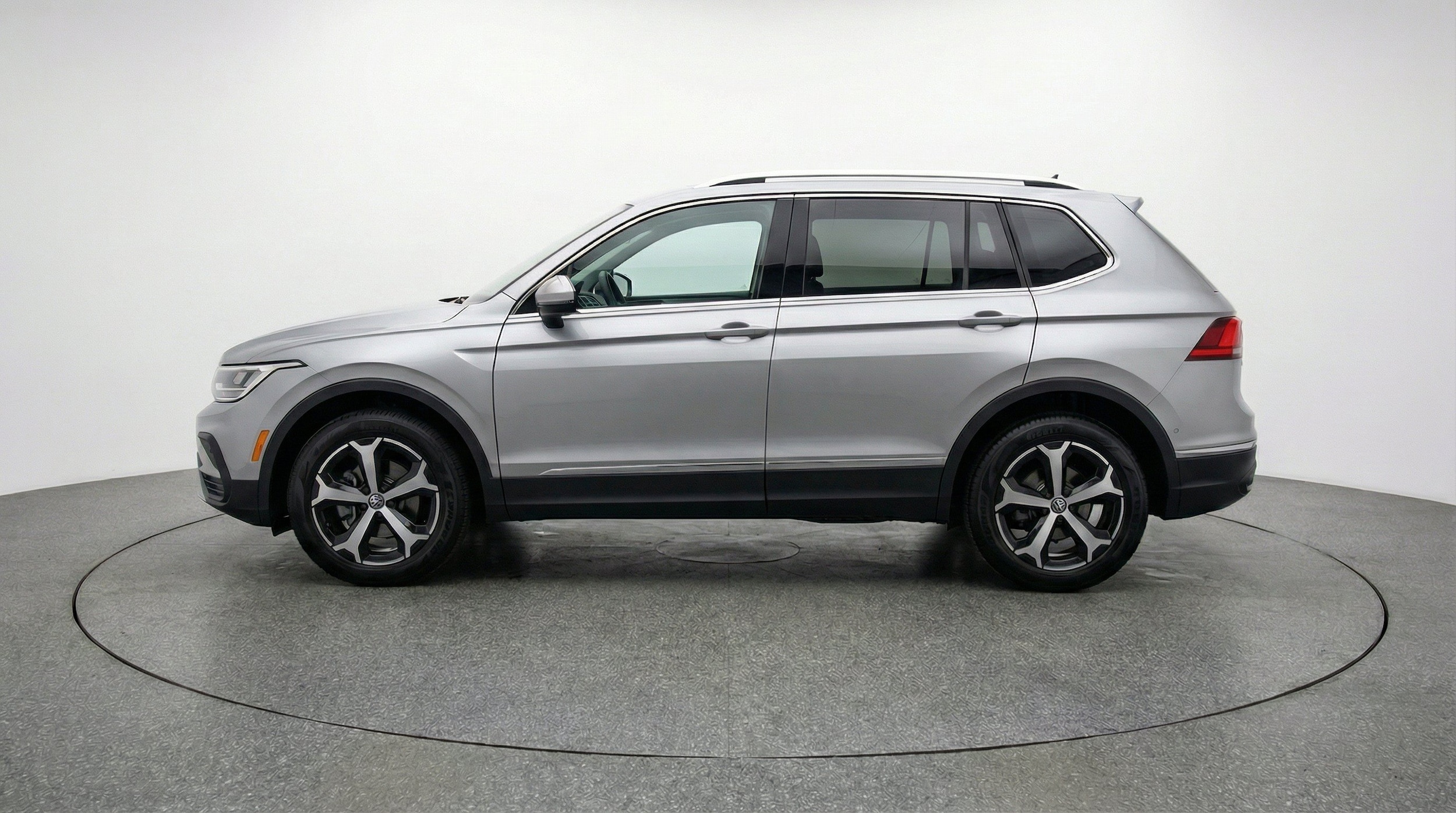 Thumbnail: 2026 Volkswagen Tiguan - 5