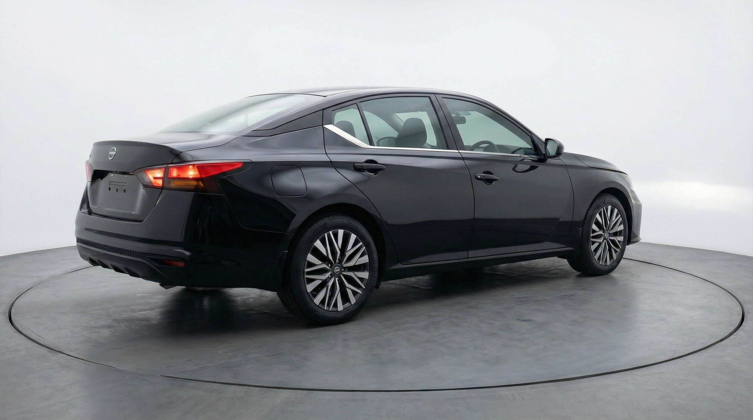 Thumbnail: 2025 Nissan Altima - 9