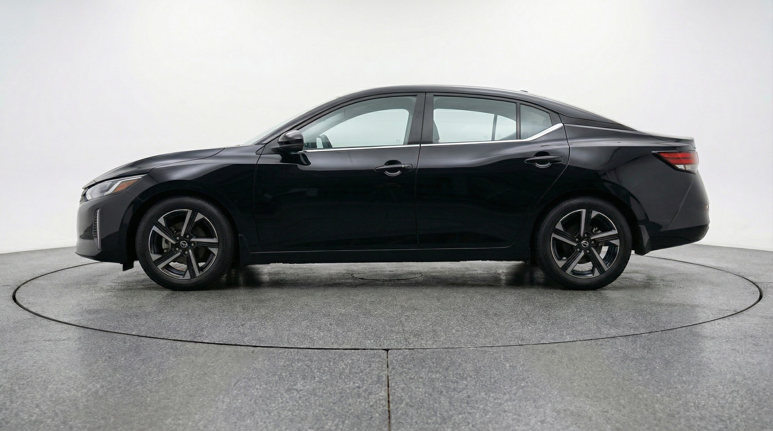 Thumbnail: 2025 Nissan Sentra - 4