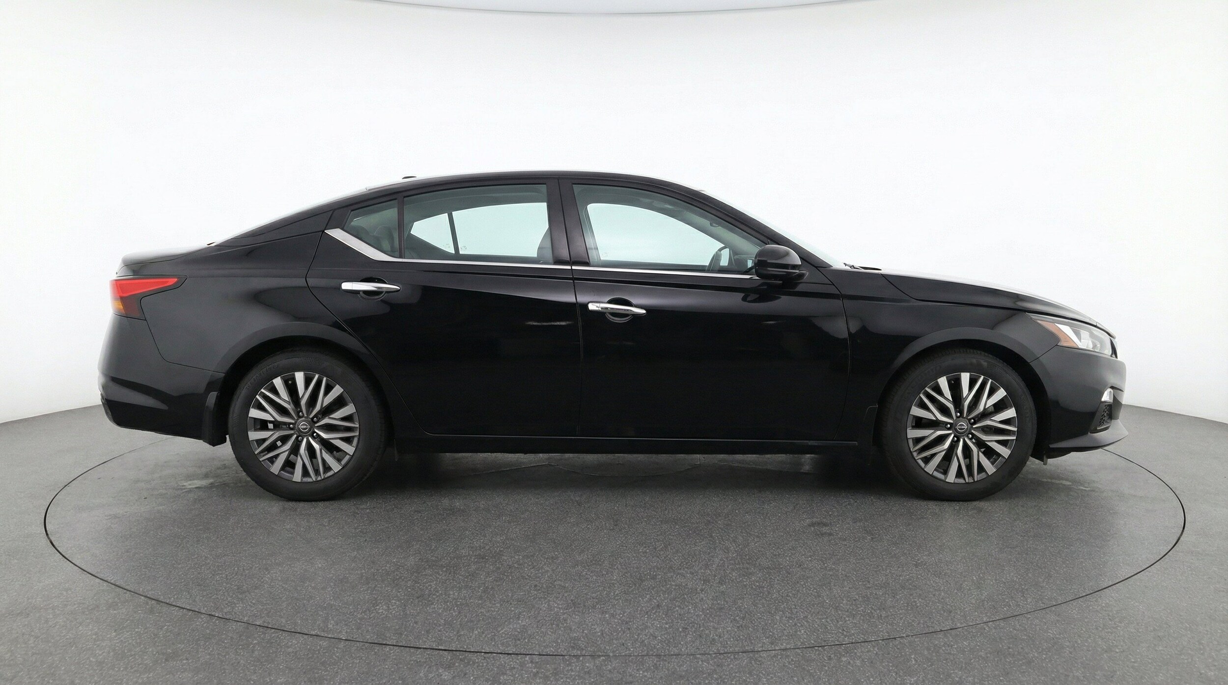 Thumbnail: 2025 Nissan Altima - 11