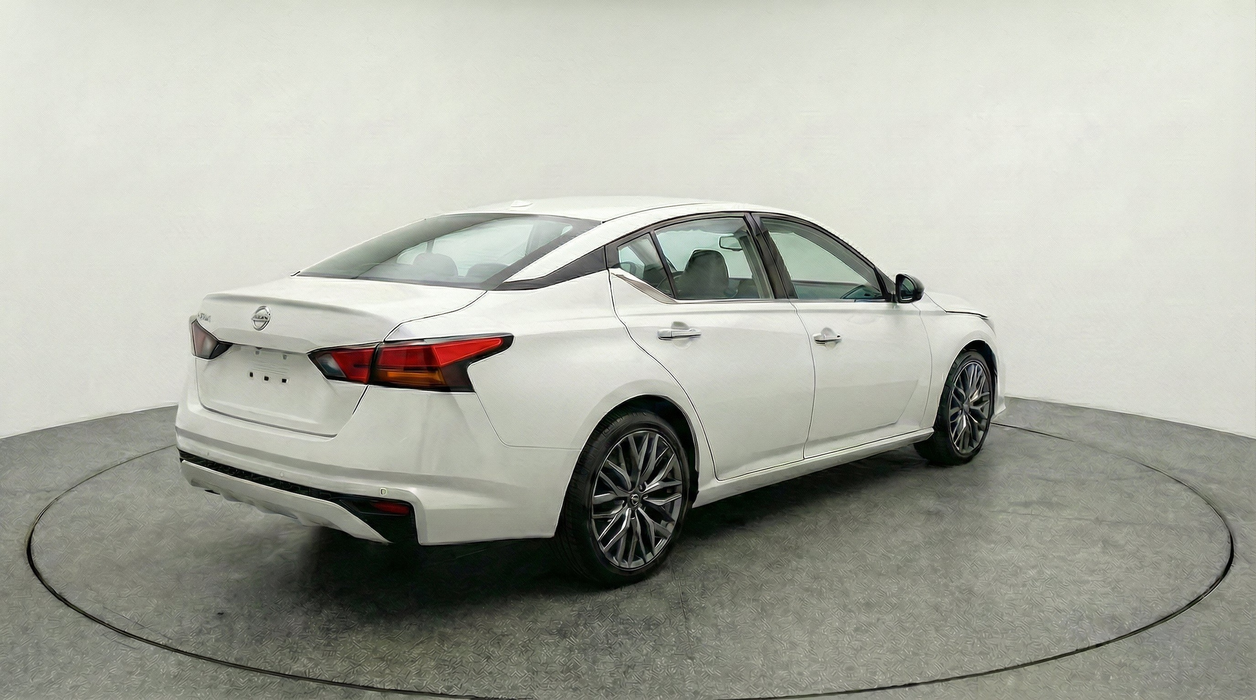 Thumbnail: 2025 Nissan Altima - 9