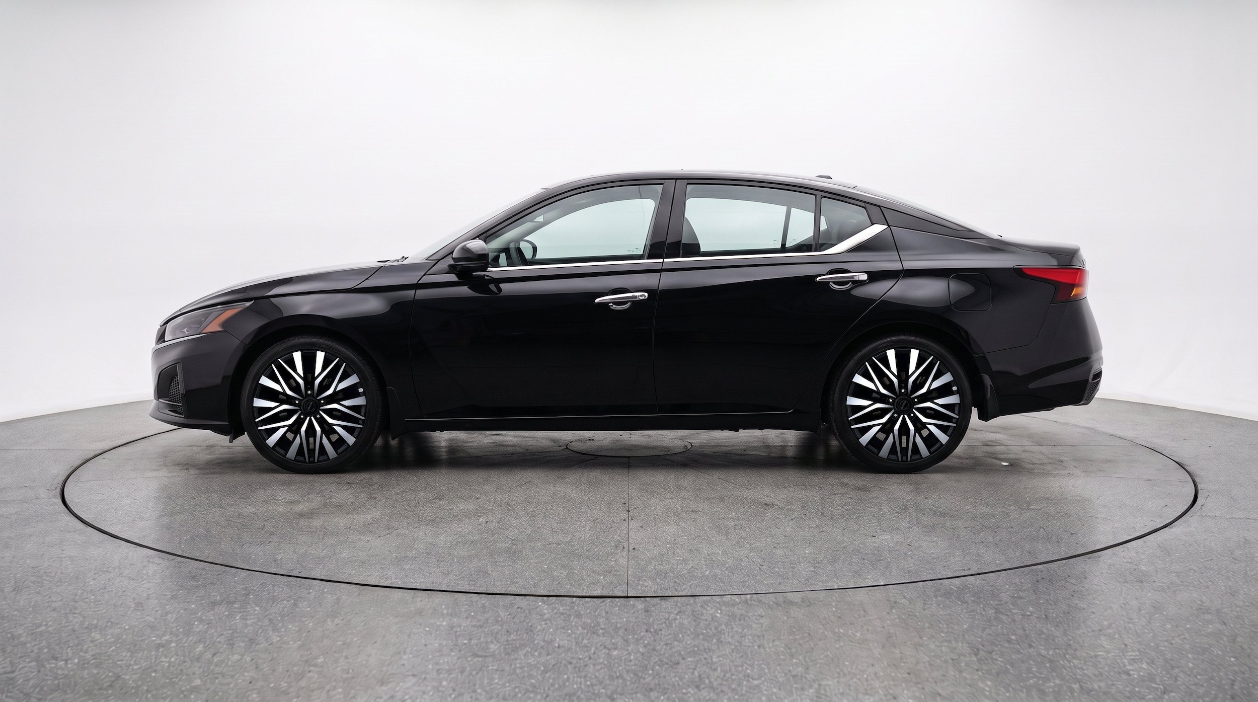 Thumbnail: 2025 Nissan Altima - 5