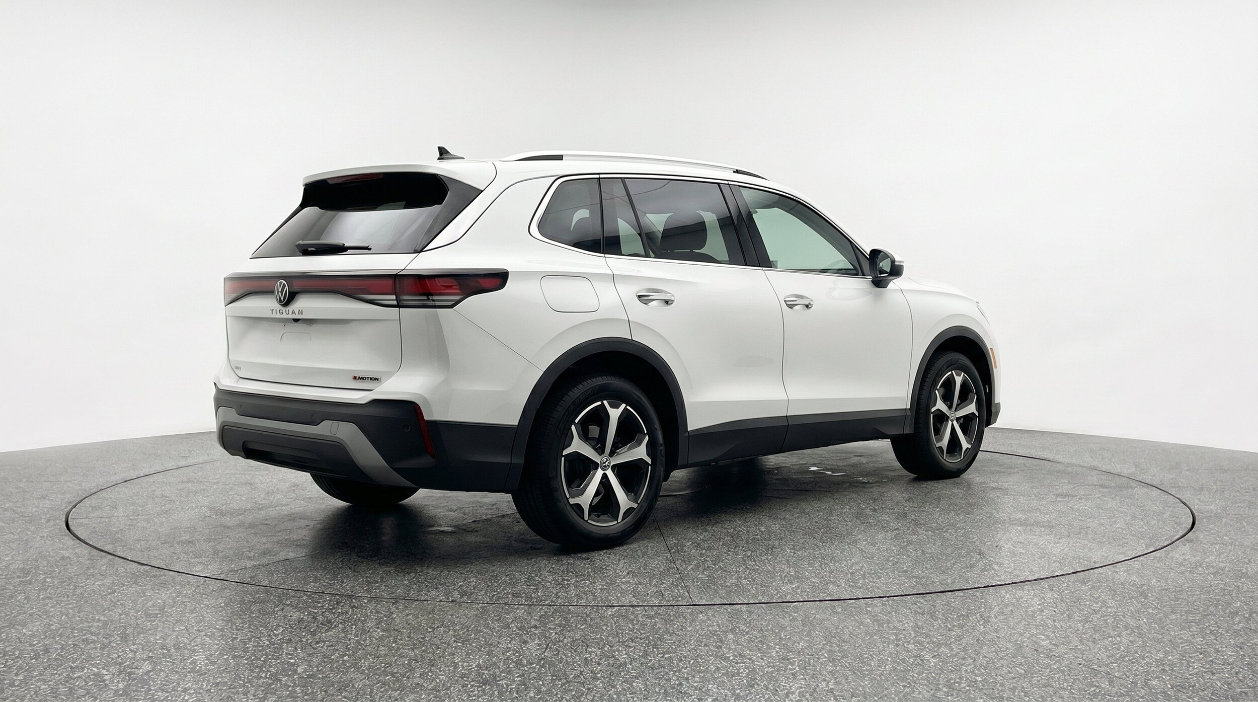Thumbnail: 2026 Volkswagen Tiguan - 9