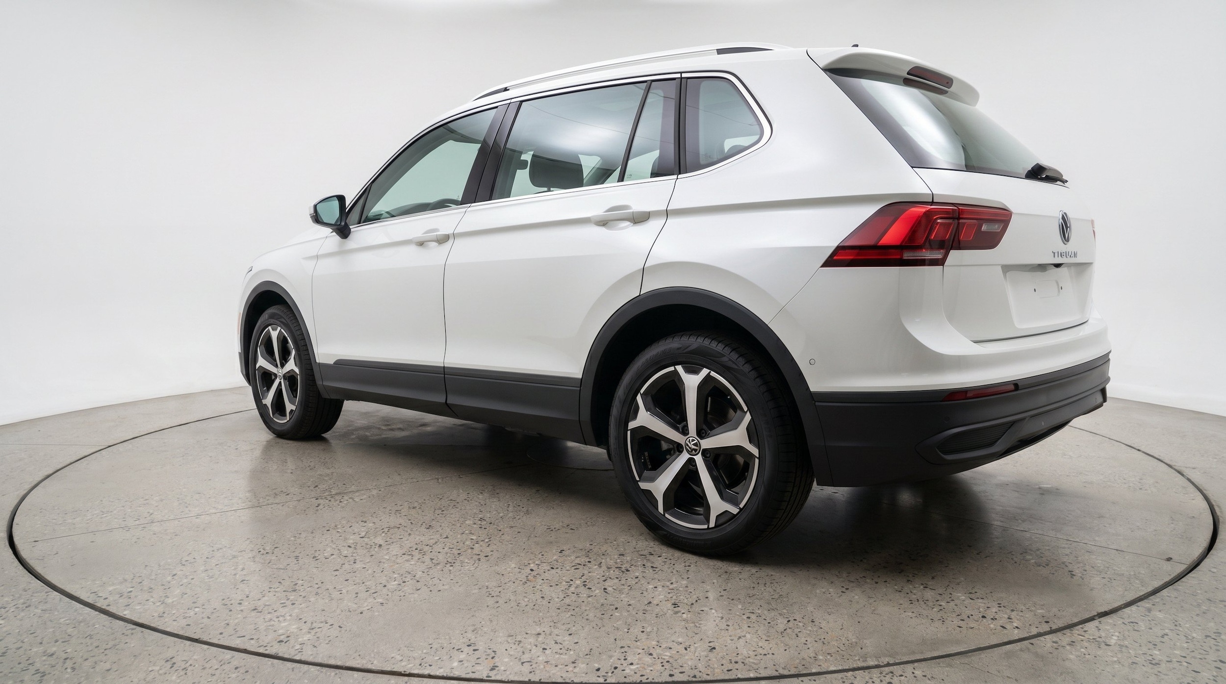 Thumbnail: 2026 Volkswagen Tiguan - 6