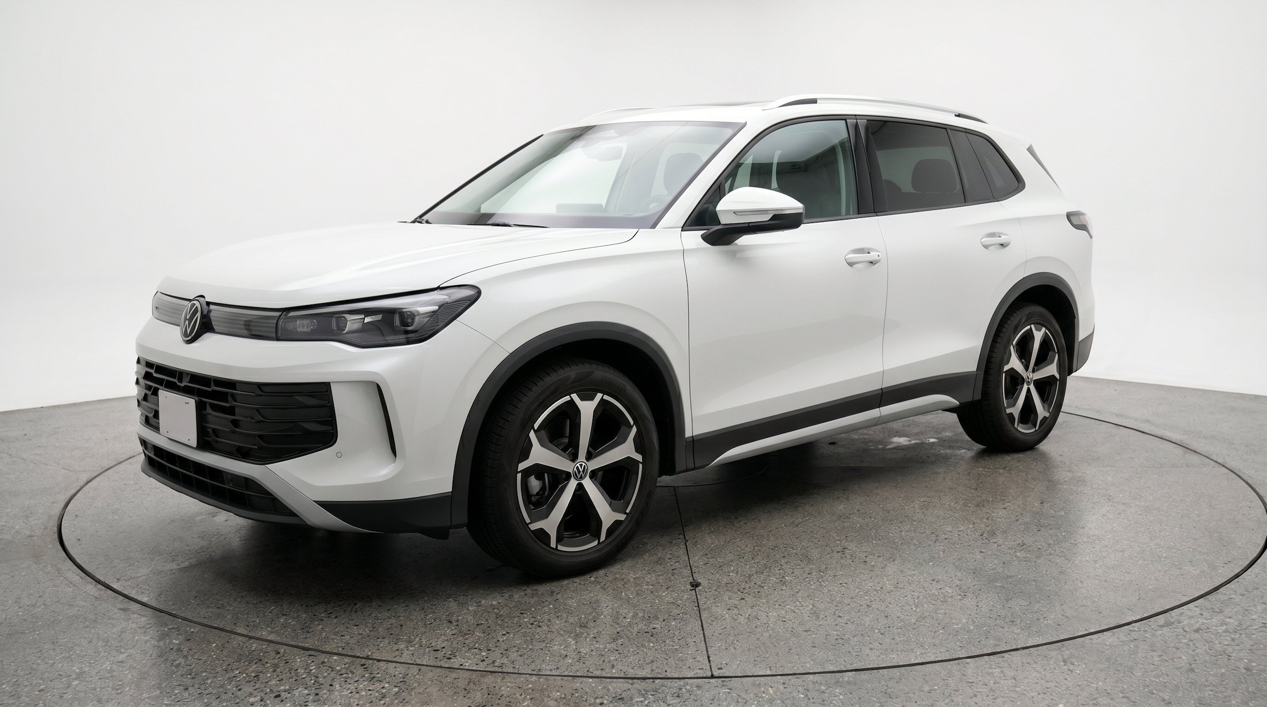 Thumbnail: 2026 Volkswagen Tiguan - 3