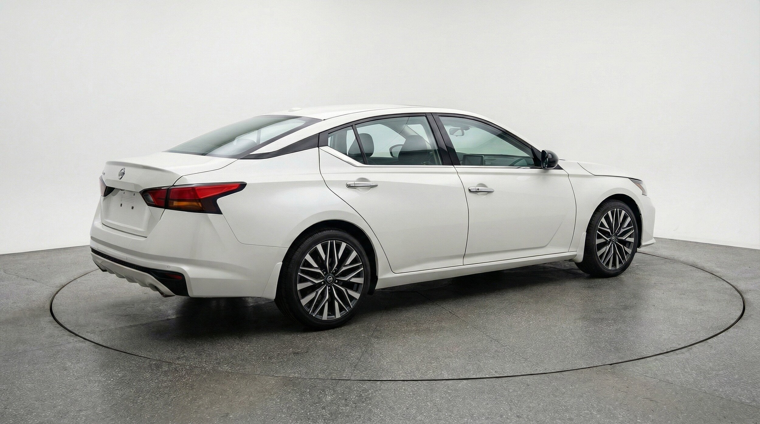 Thumbnail: 2025 Nissan Altima - 9