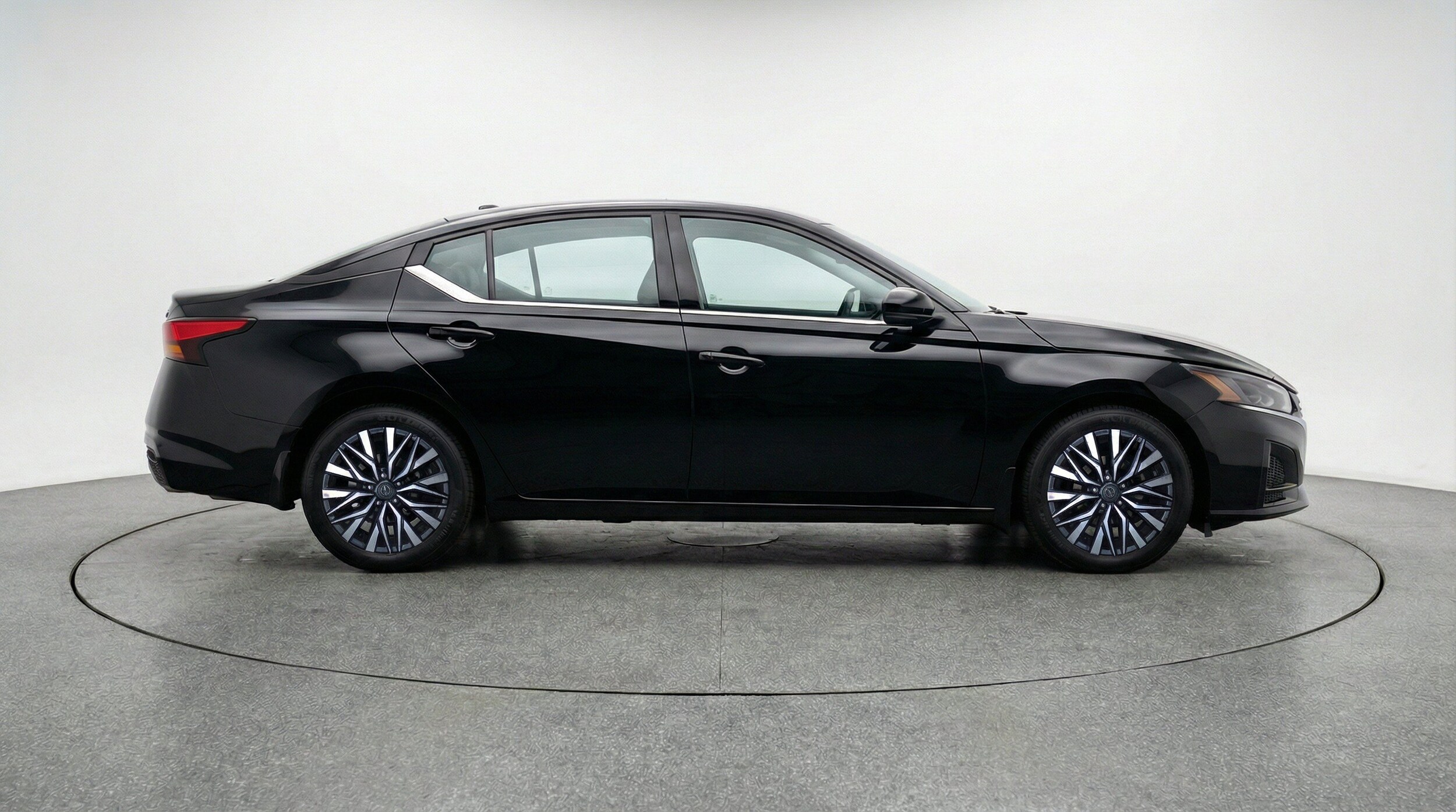 Thumbnail: 2025 Nissan Altima - 10