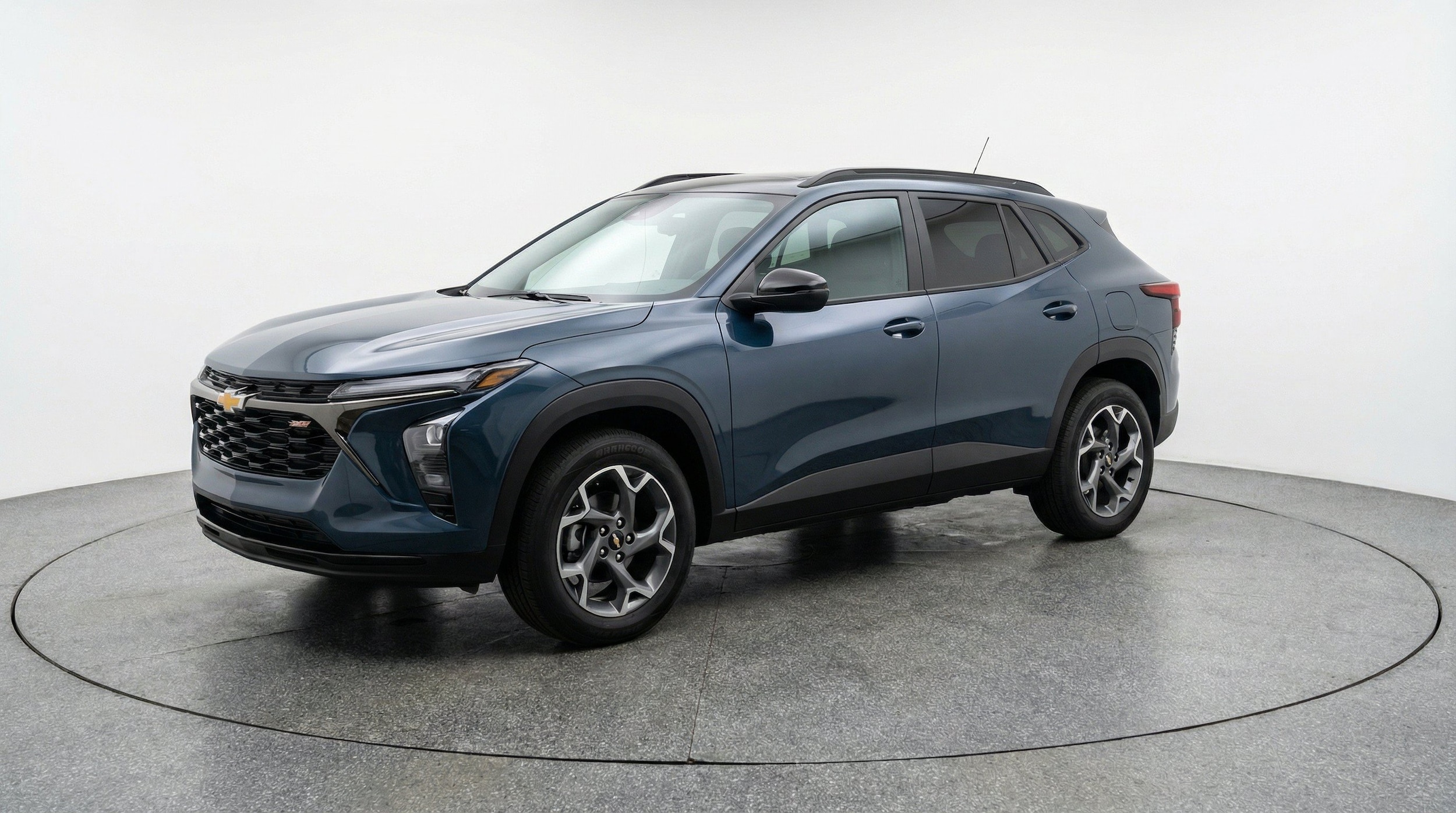 Thumbnail: 2025 Chevrolet Trax - 3