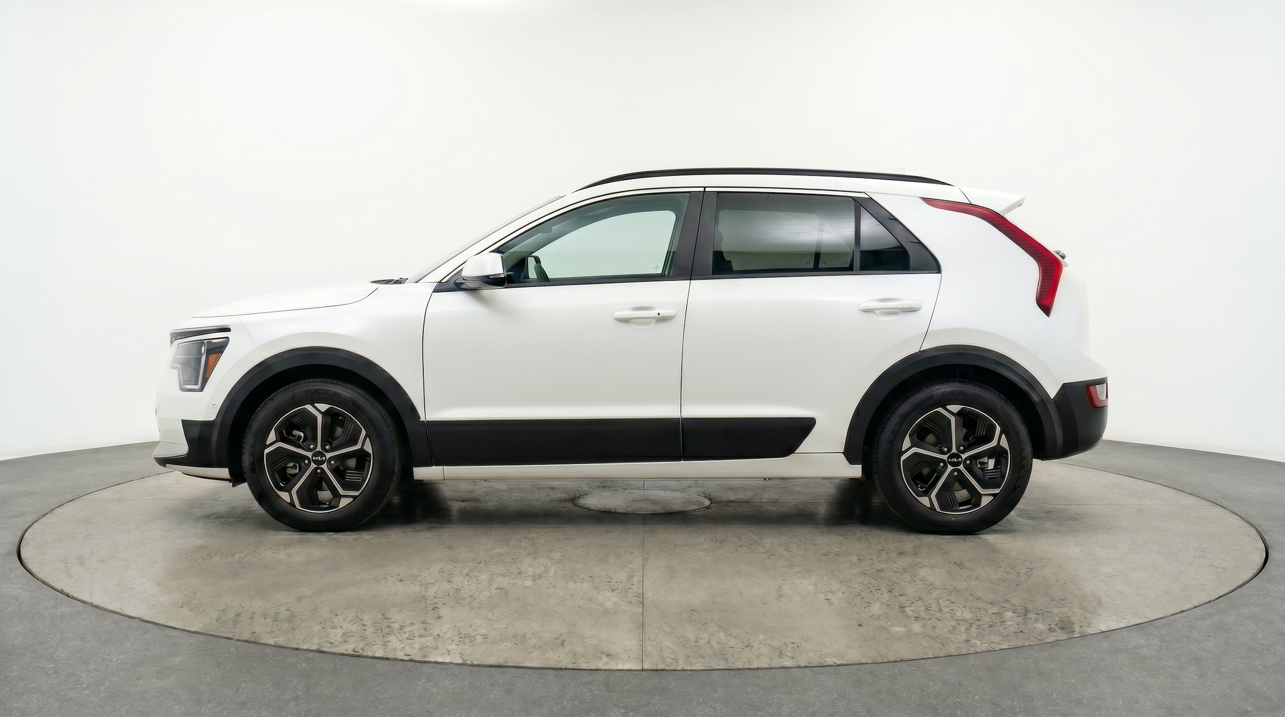 Thumbnail: 2026 Kia Niro - 5