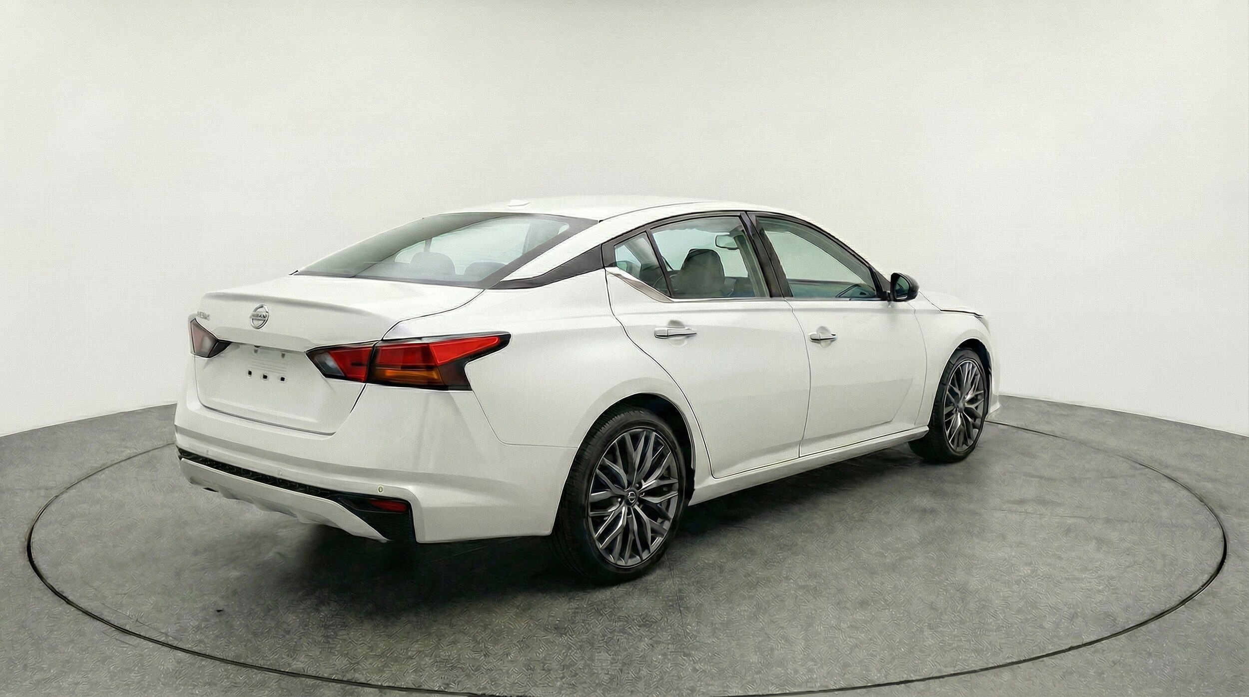 Thumbnail: 2025 Nissan Altima - 9