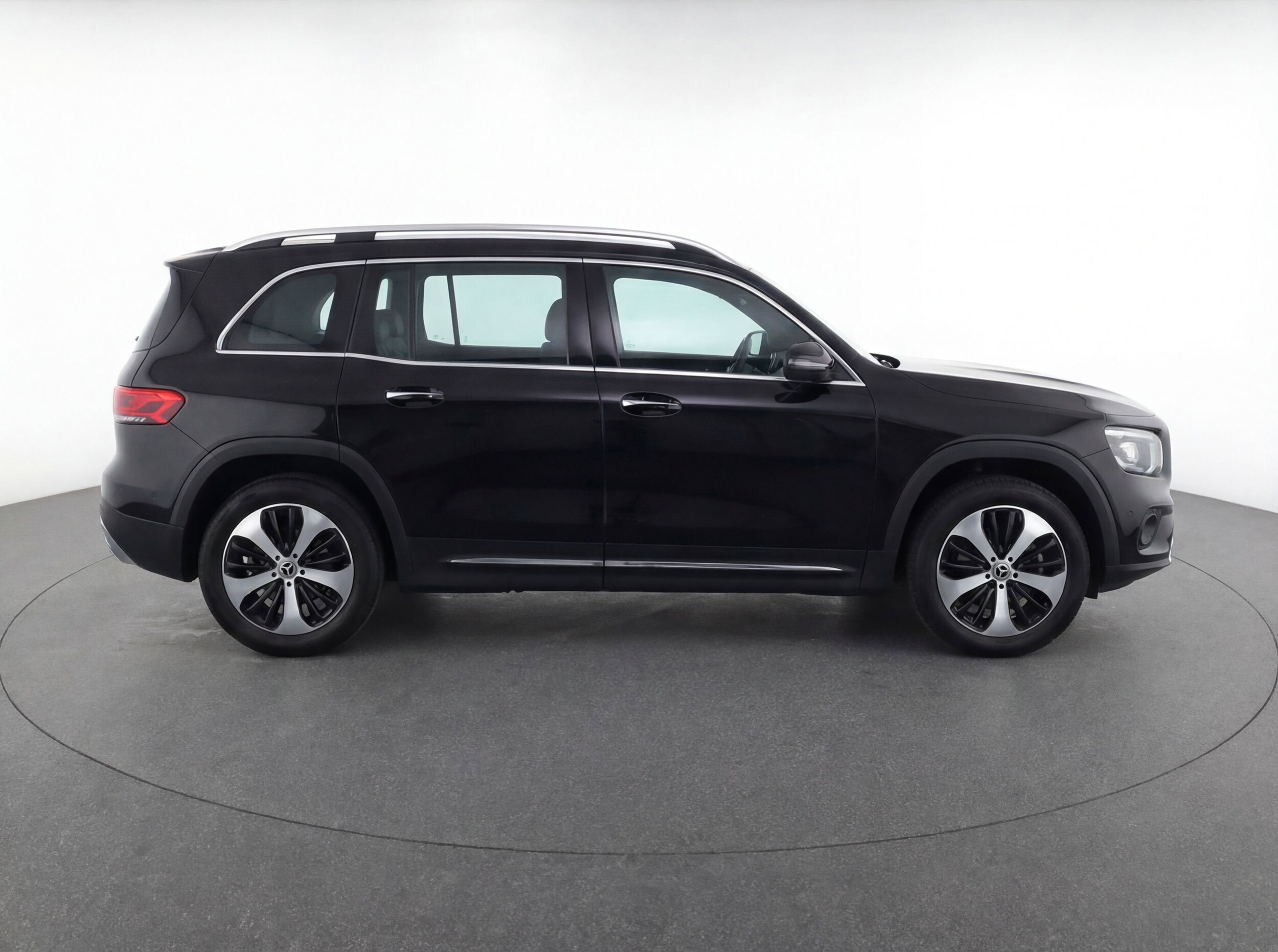 Thumbnail: 2025 Mercedes-Benz GLB - 11