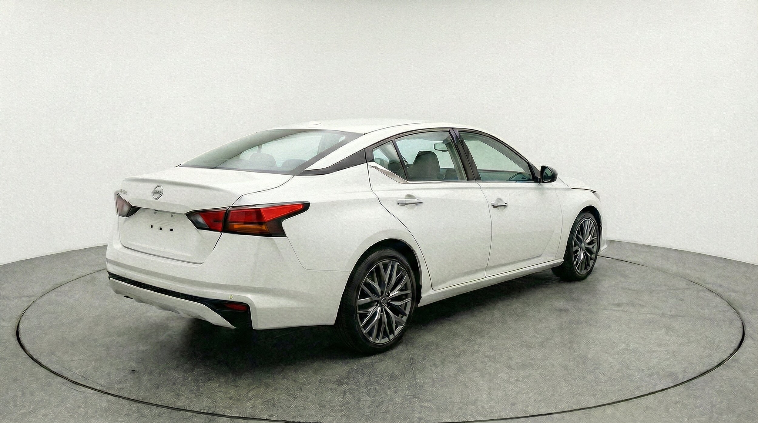 Thumbnail: 2025 Nissan Altima - 9