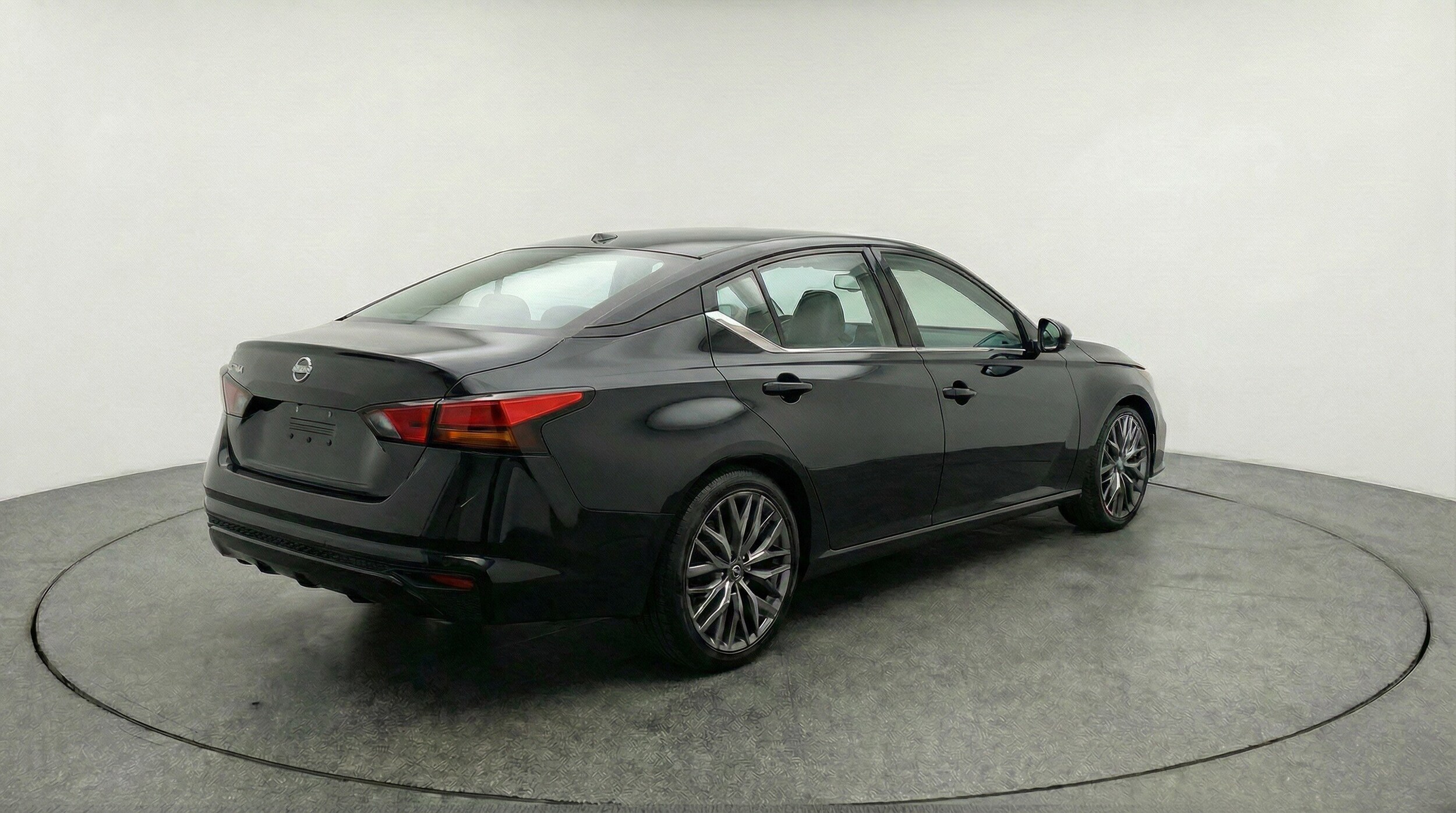 Thumbnail: 2025 Nissan Altima - 9