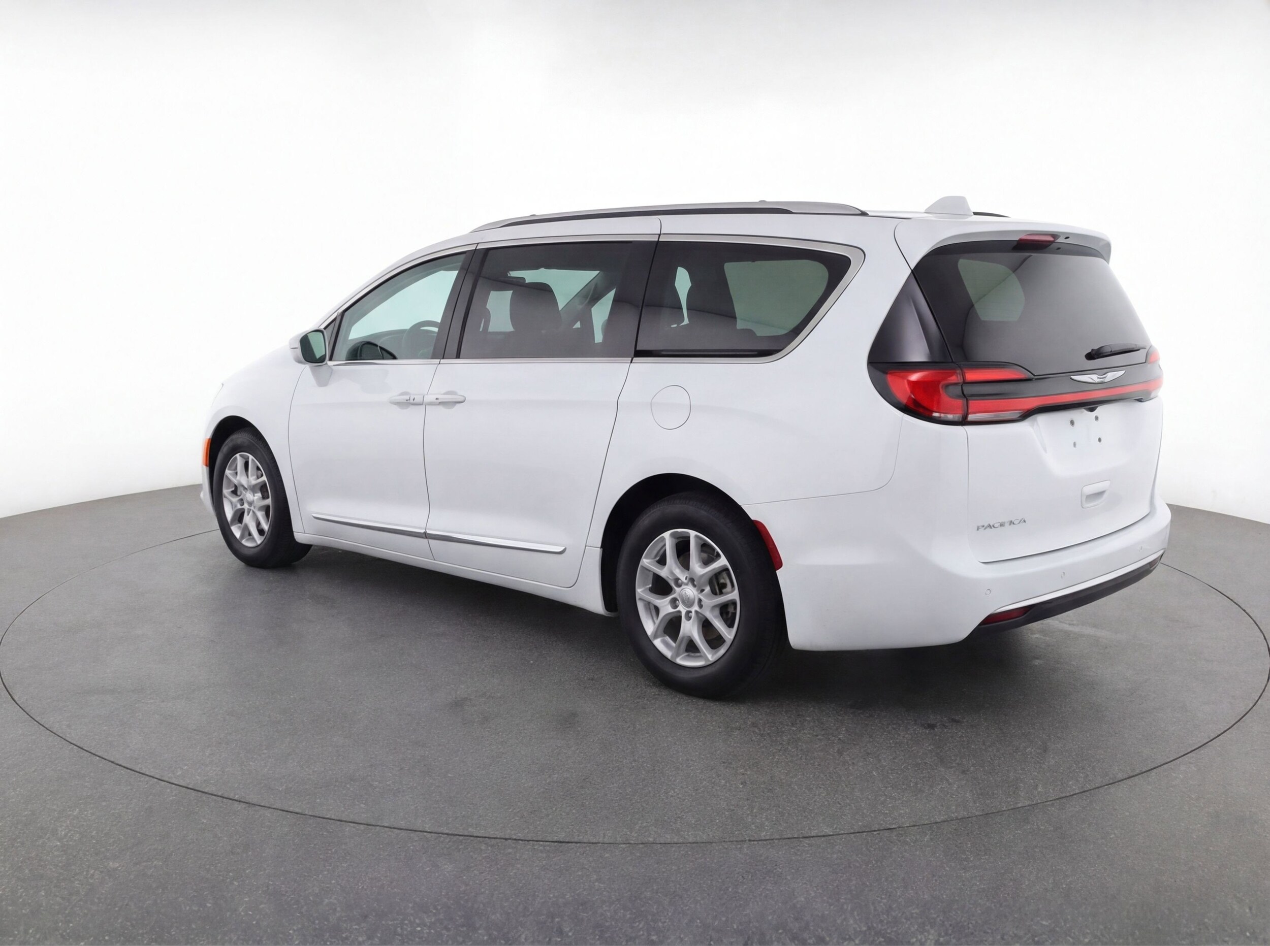Thumbnail: 2024 Chrysler Pacifica - 6