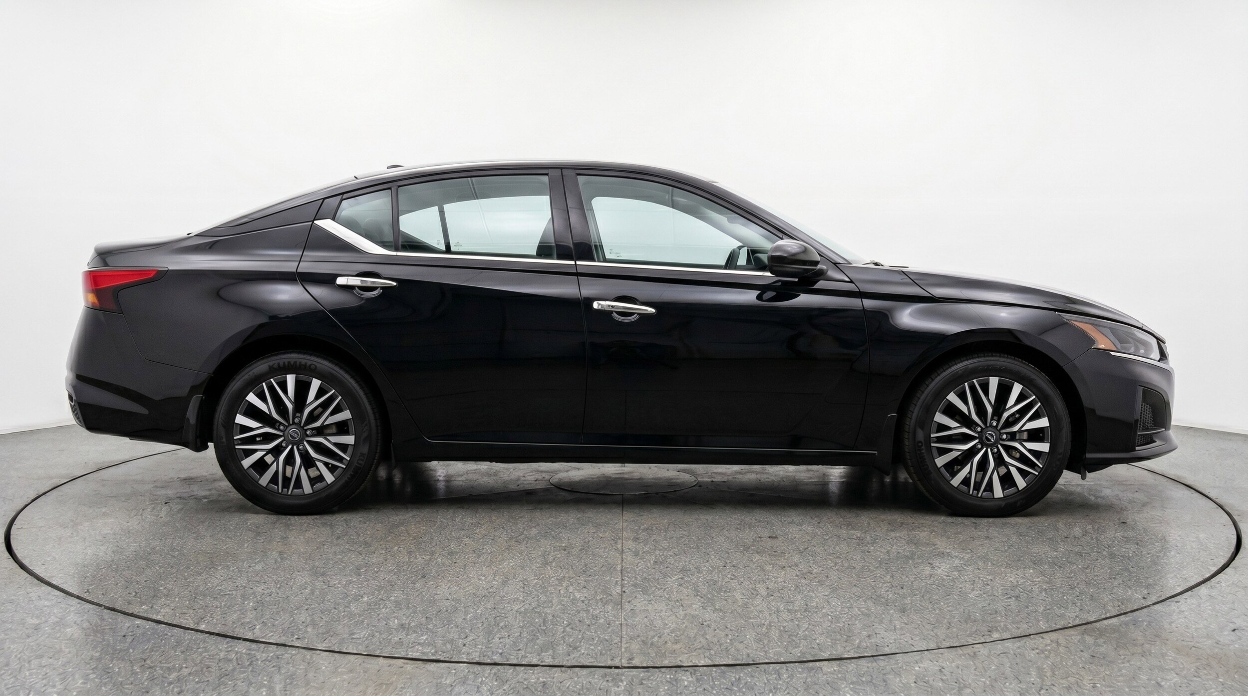 Thumbnail: 2025 Nissan Altima - 11