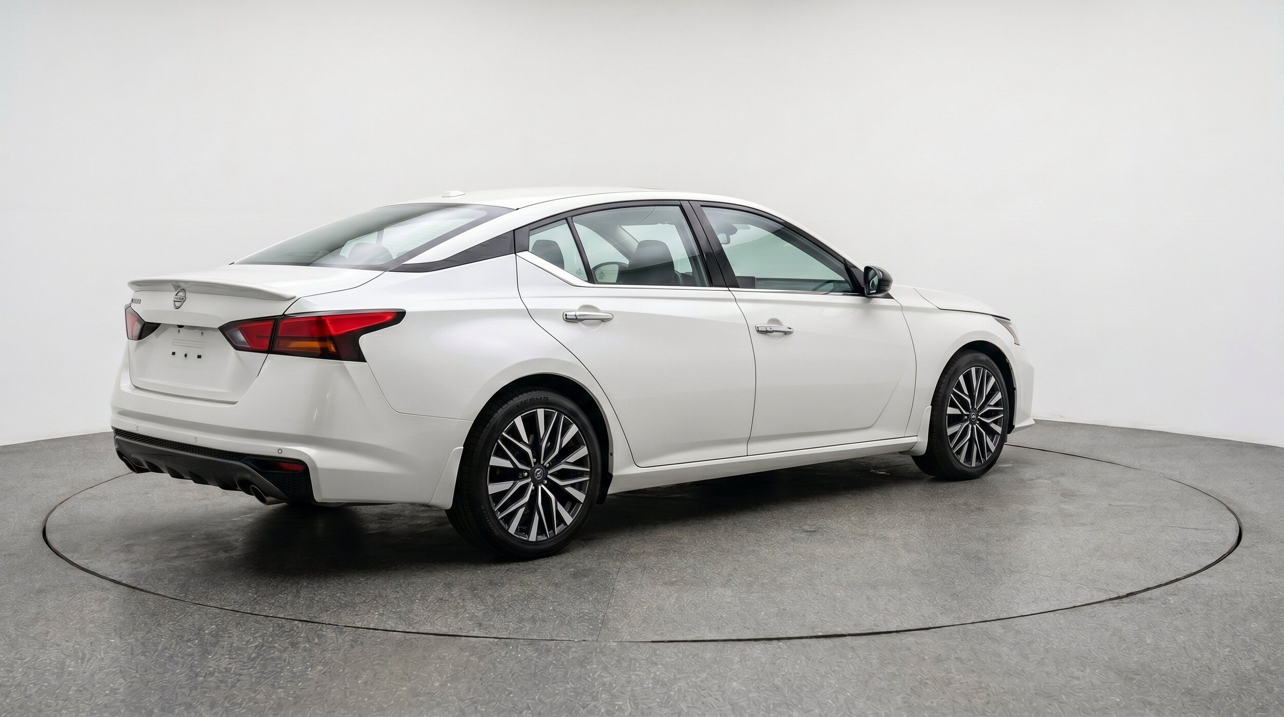 Thumbnail: 2025 Nissan Altima - 9