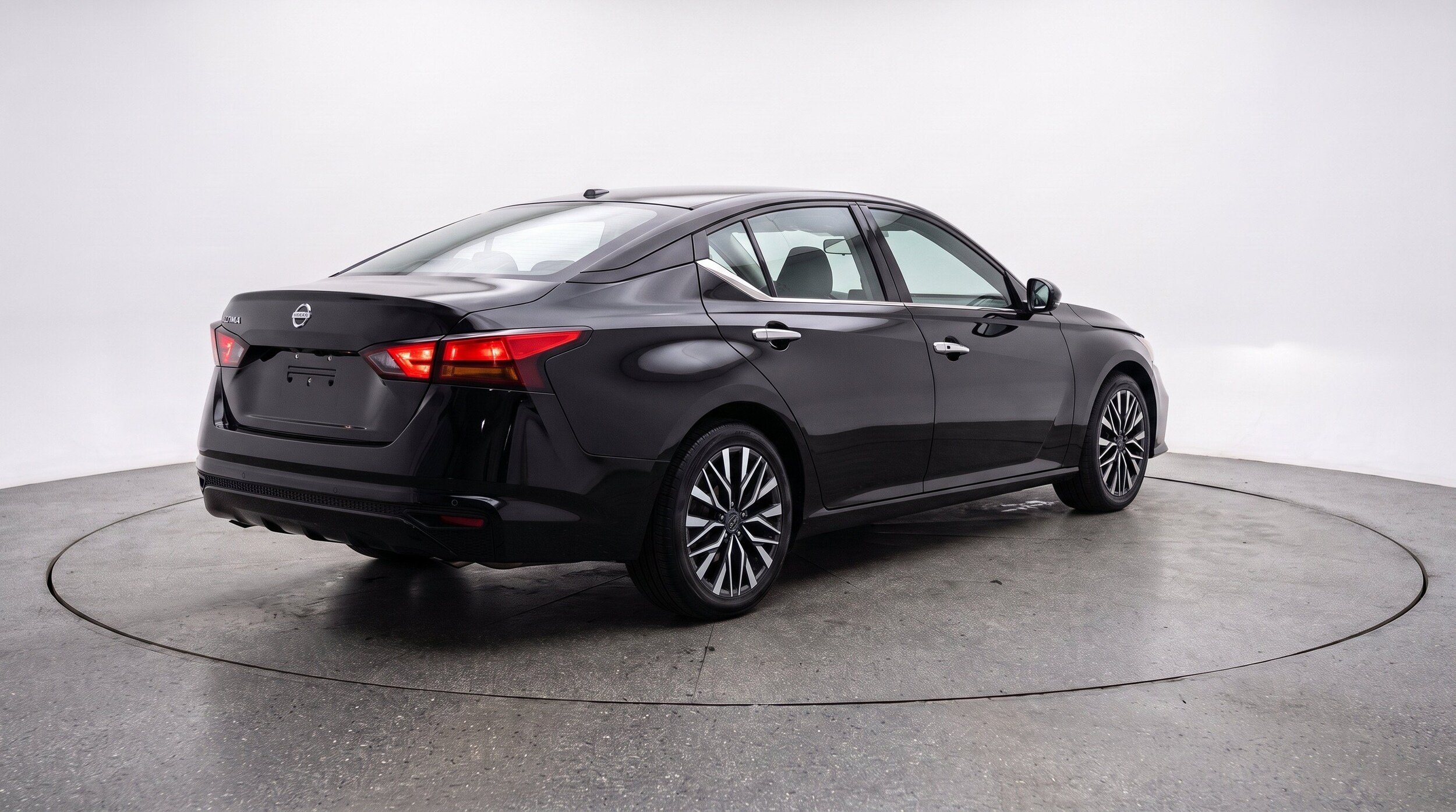 Thumbnail: 2025 Nissan Altima - 9