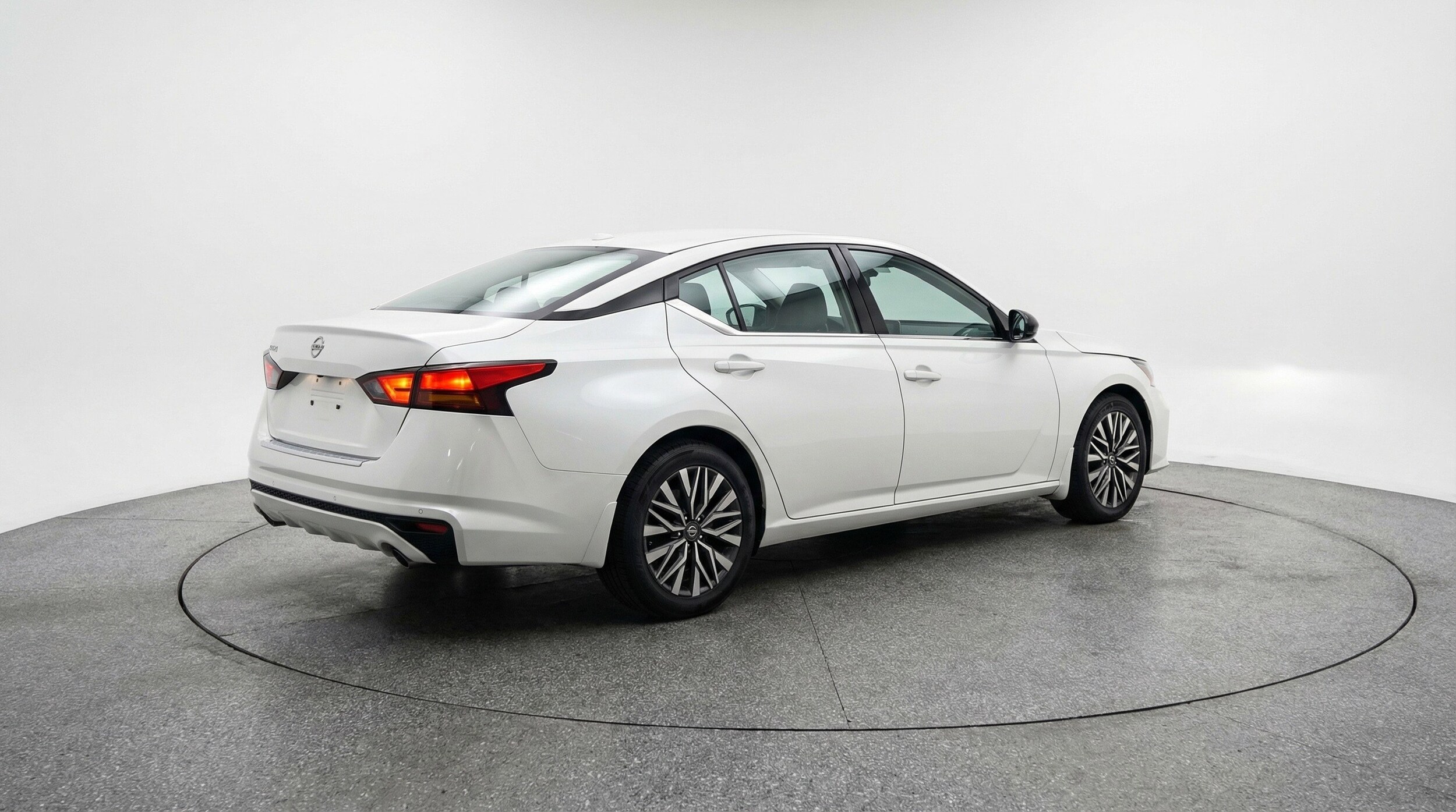 Thumbnail: 2025 Nissan Altima - 9