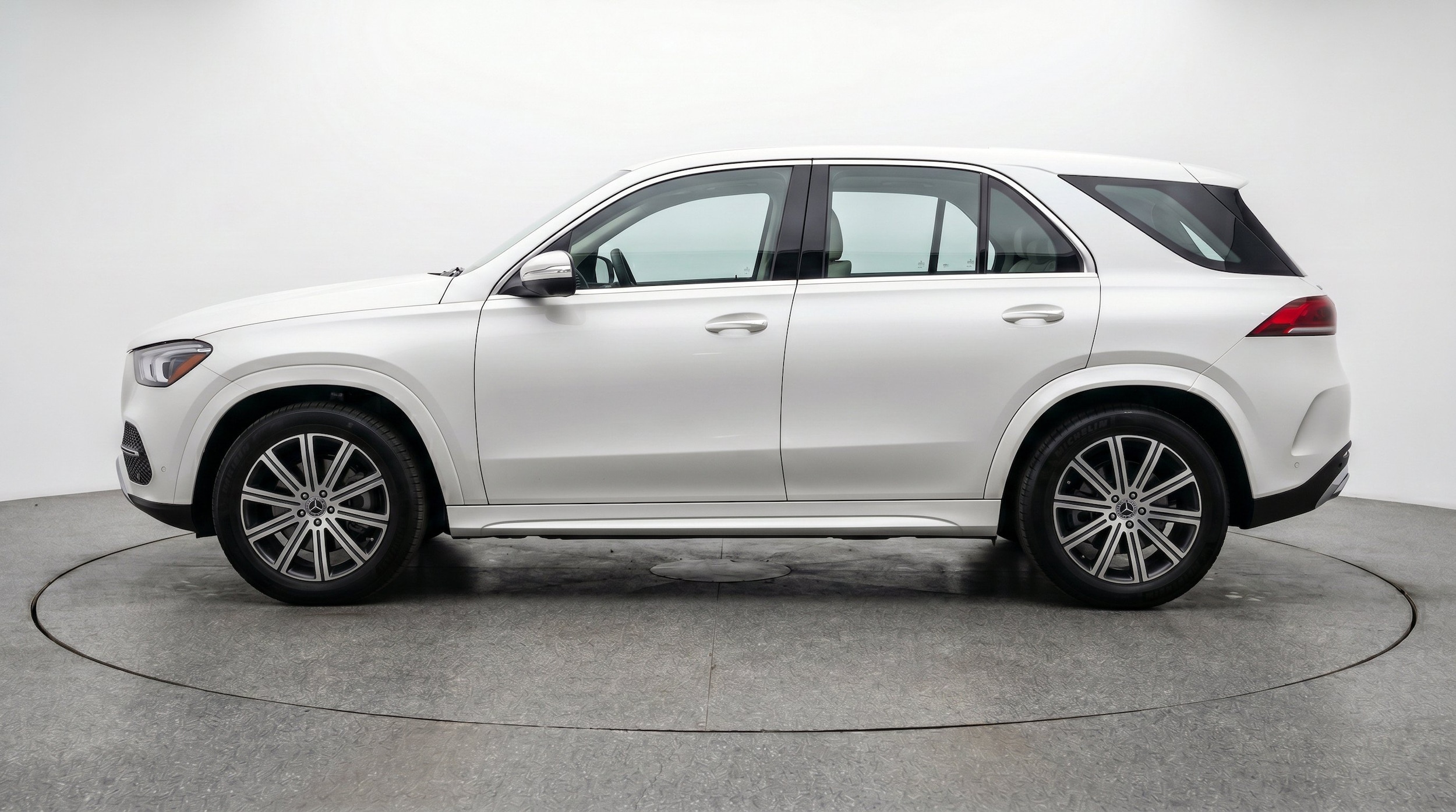 Thumbnail: 2026 Mercedes-Benz GLE - 5