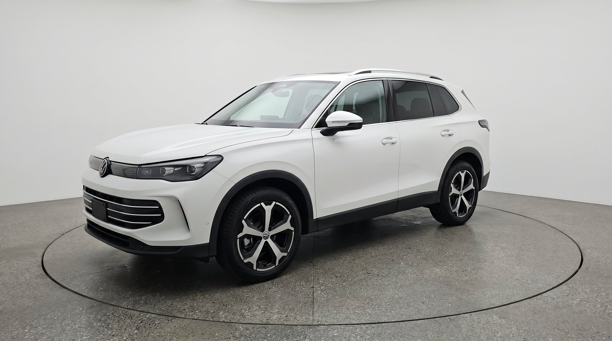 Thumbnail: 2026 Volkswagen Tiguan - 3