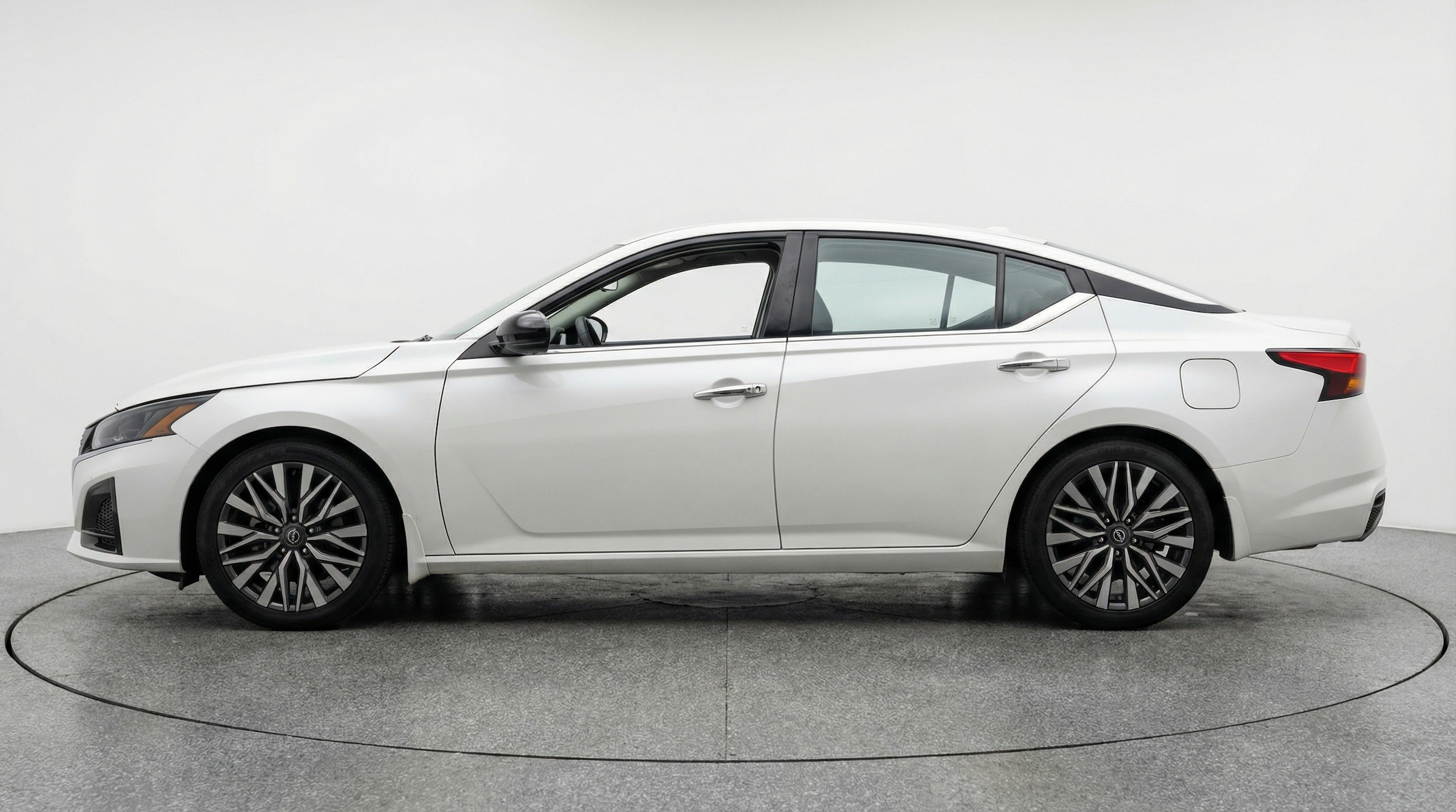 Thumbnail: 2025 Nissan Altima - 4