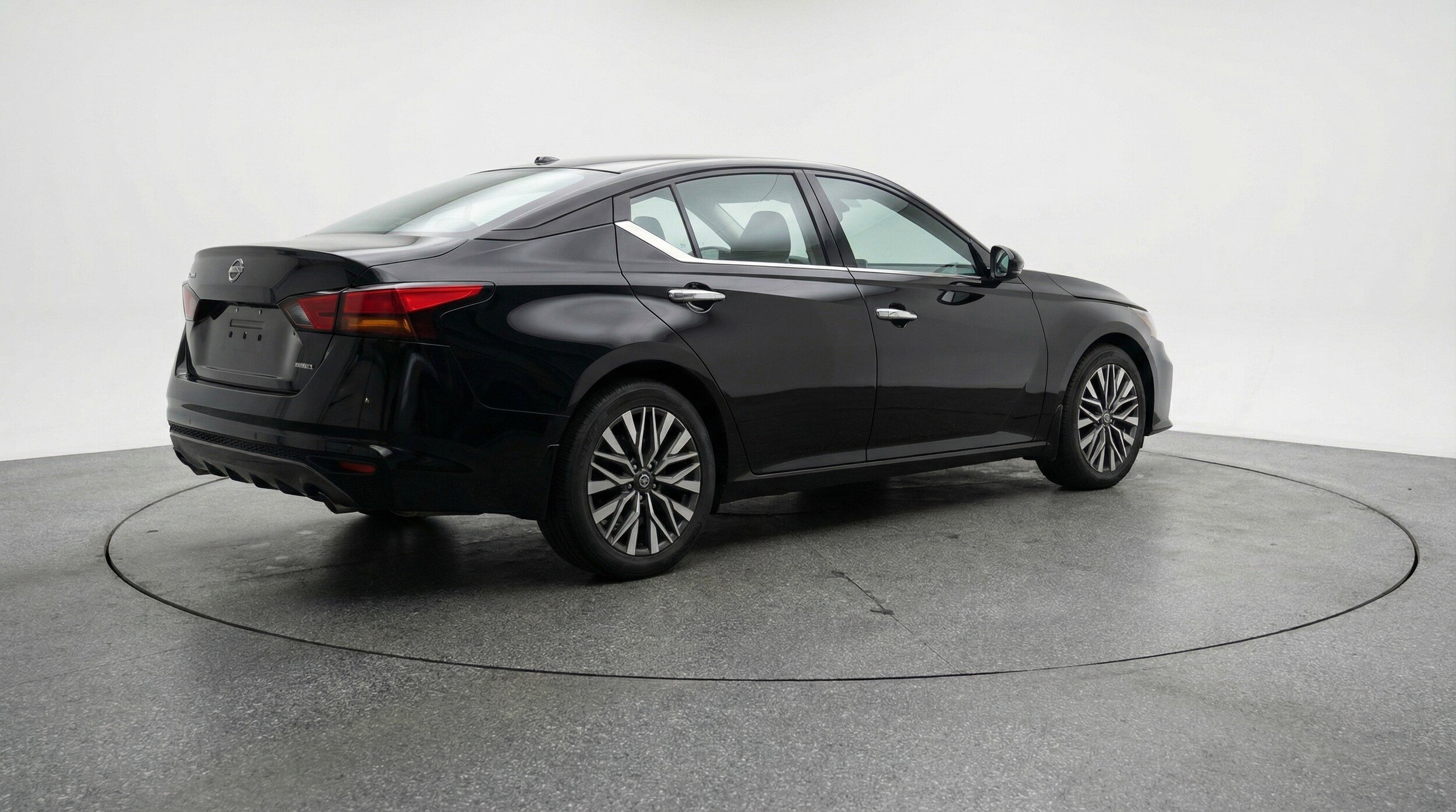 Thumbnail: 2025 Nissan Altima - 9