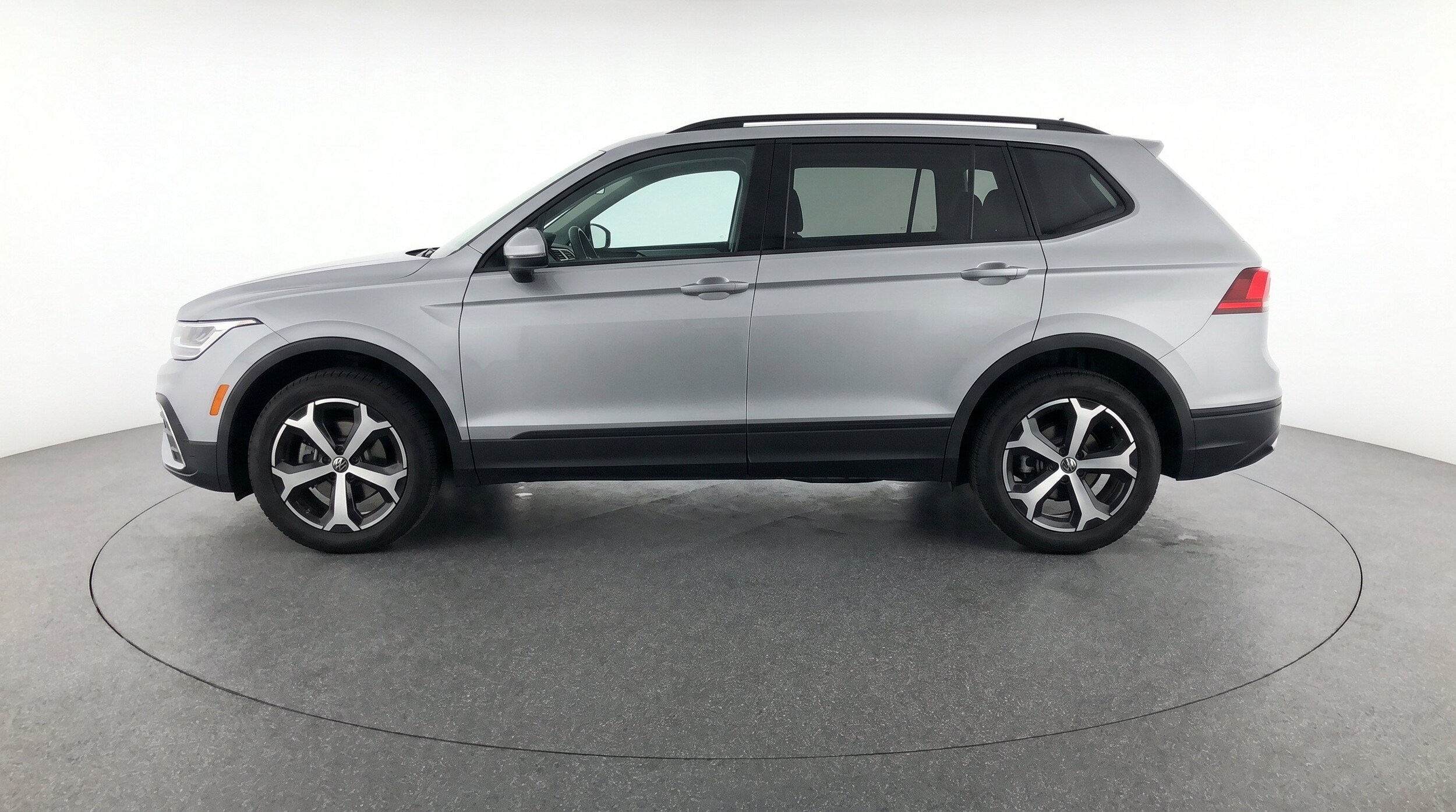 Thumbnail: 2026 Volkswagen Tiguan - 5