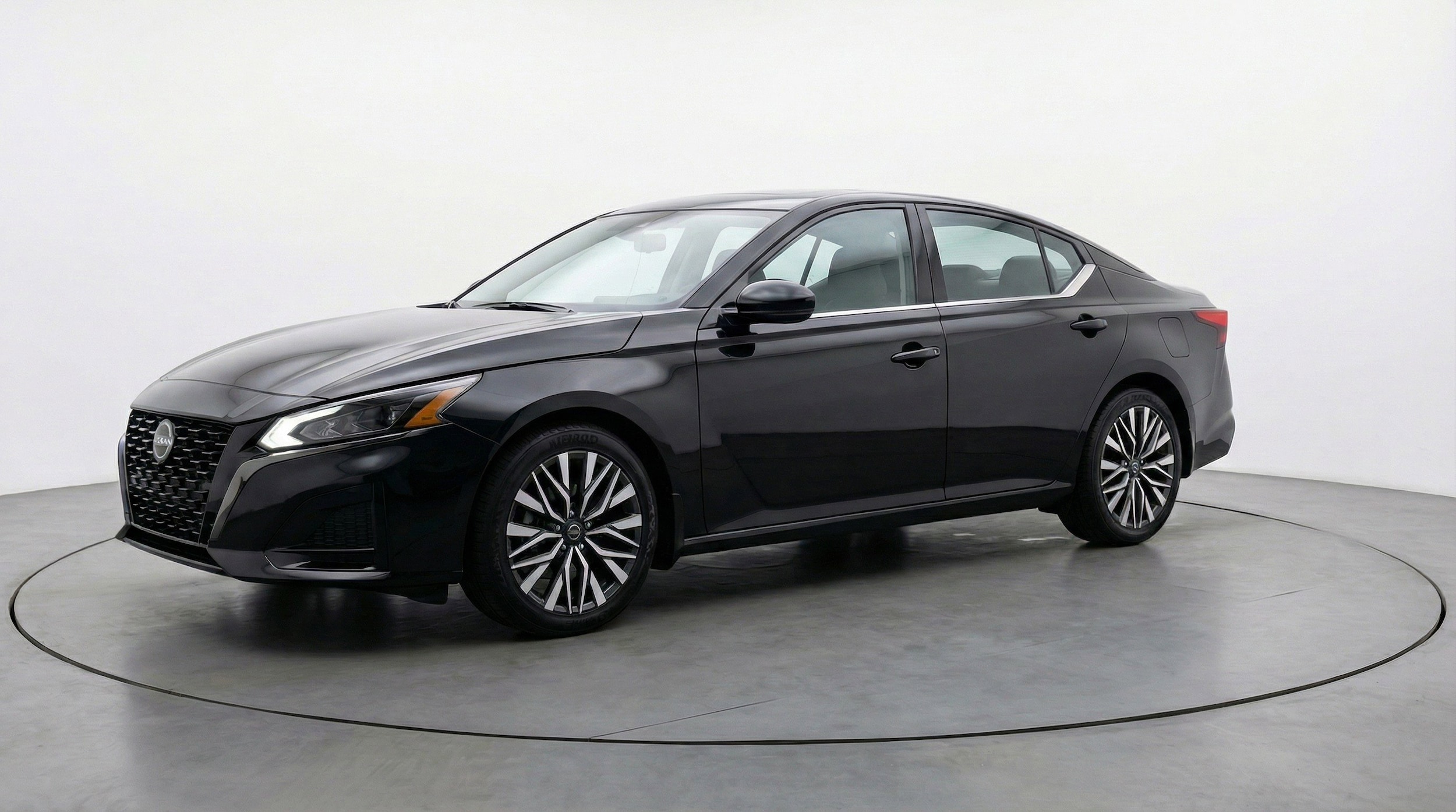 Thumbnail: 2025 Nissan Altima - 3