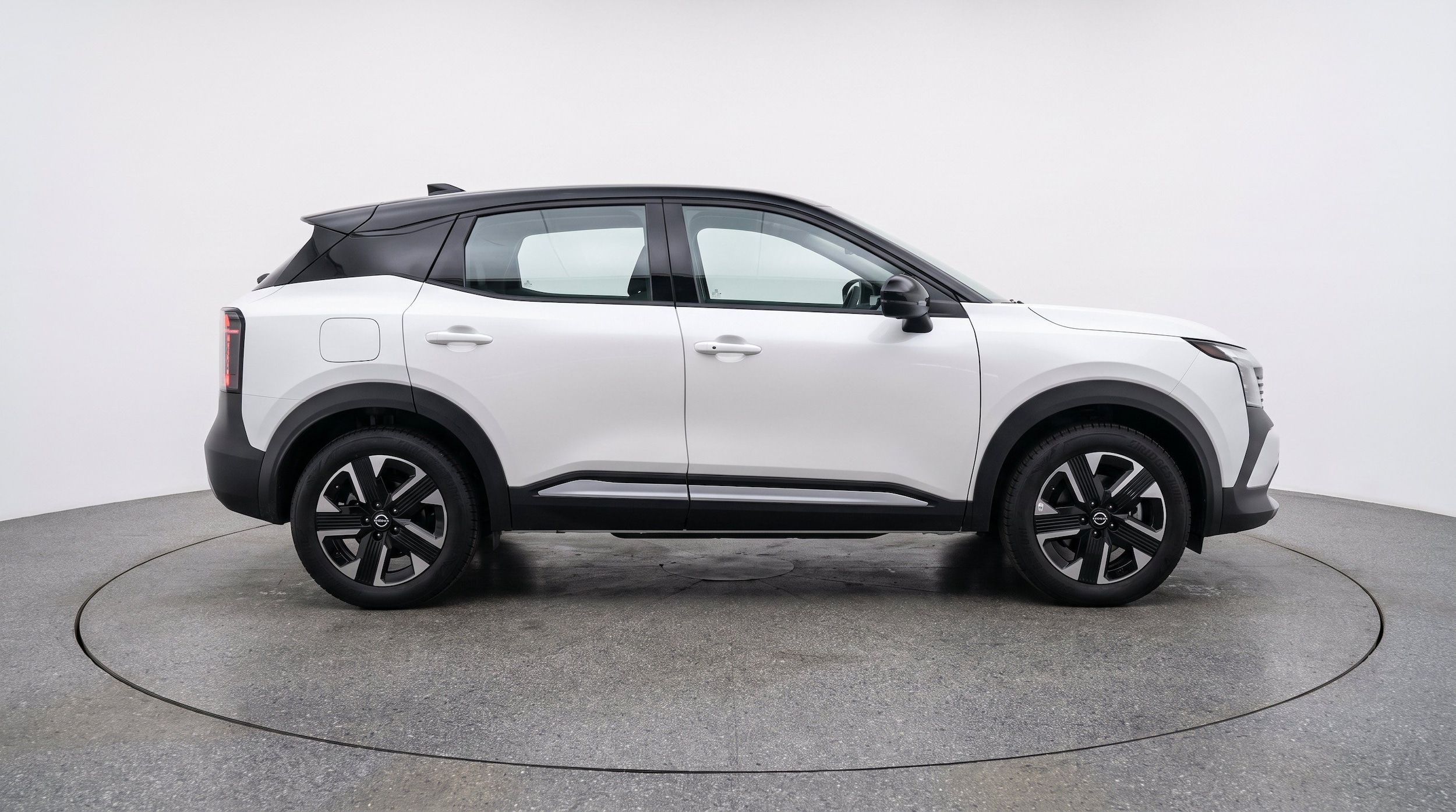 Thumbnail: 2026 Nissan Kicks - 11
