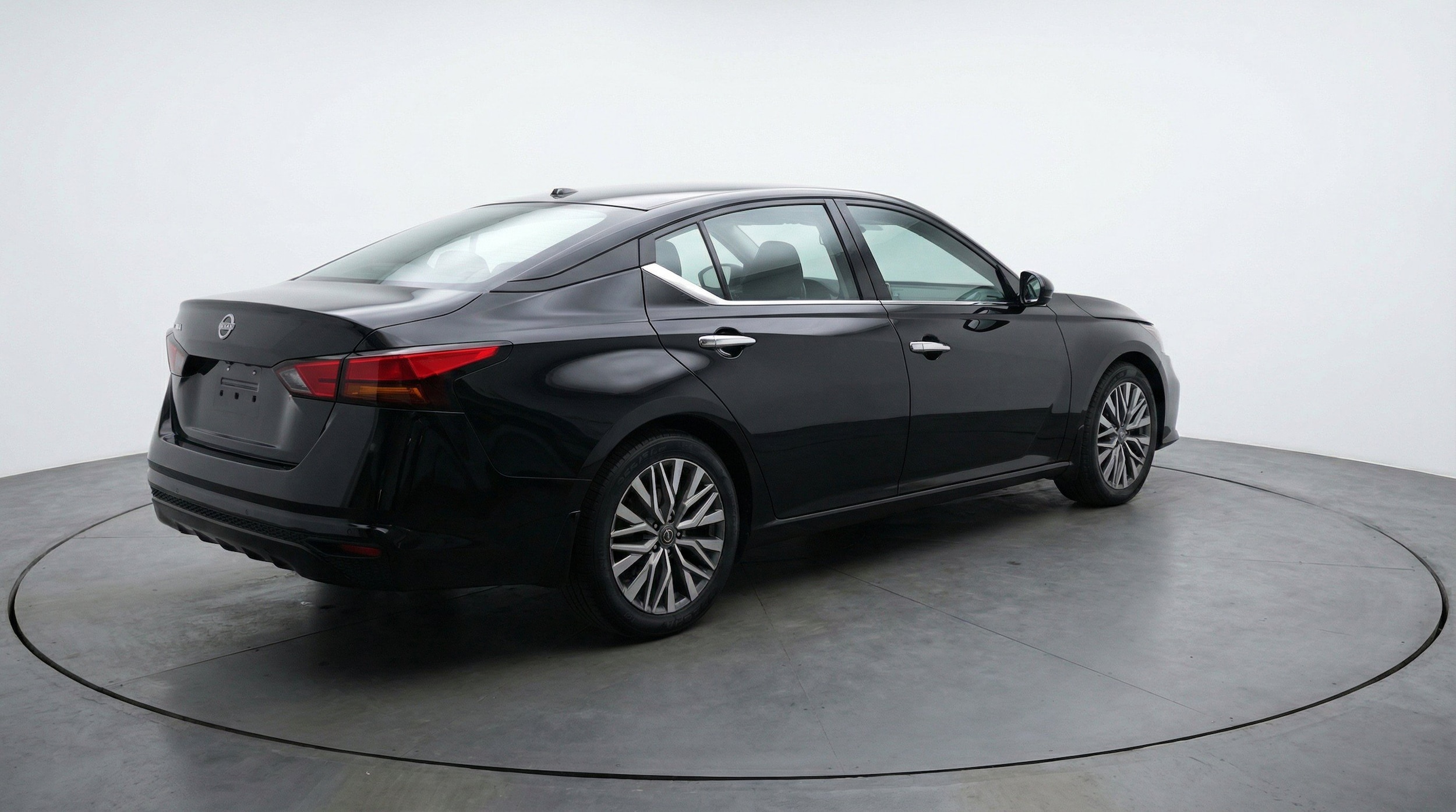Thumbnail: 2025 Nissan Altima - 9