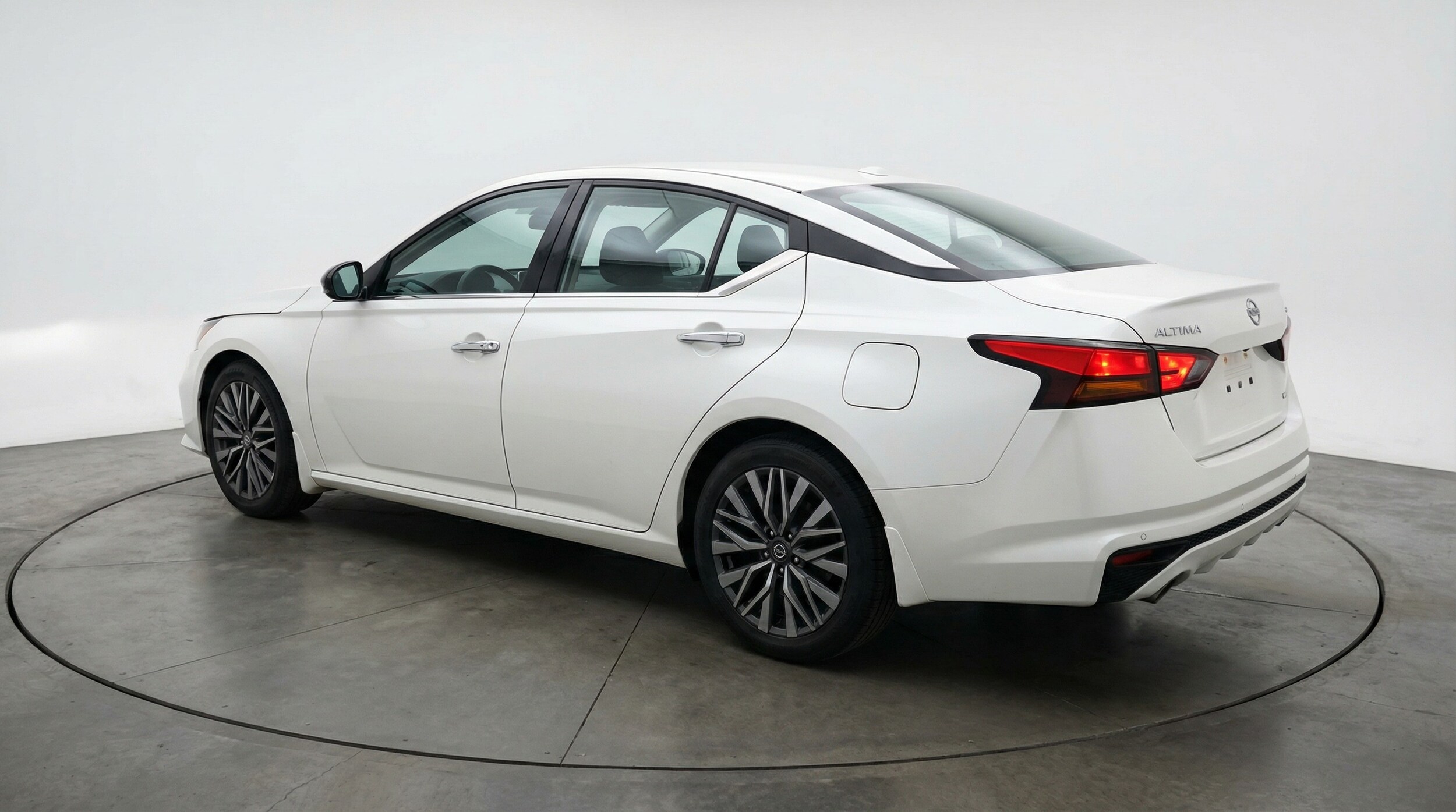 Thumbnail: 2025 Nissan Altima - 5