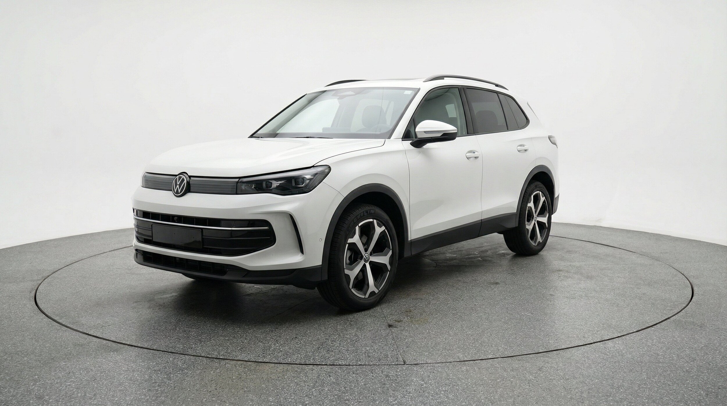 Thumbnail: 2026 Volkswagen Tiguan - 3