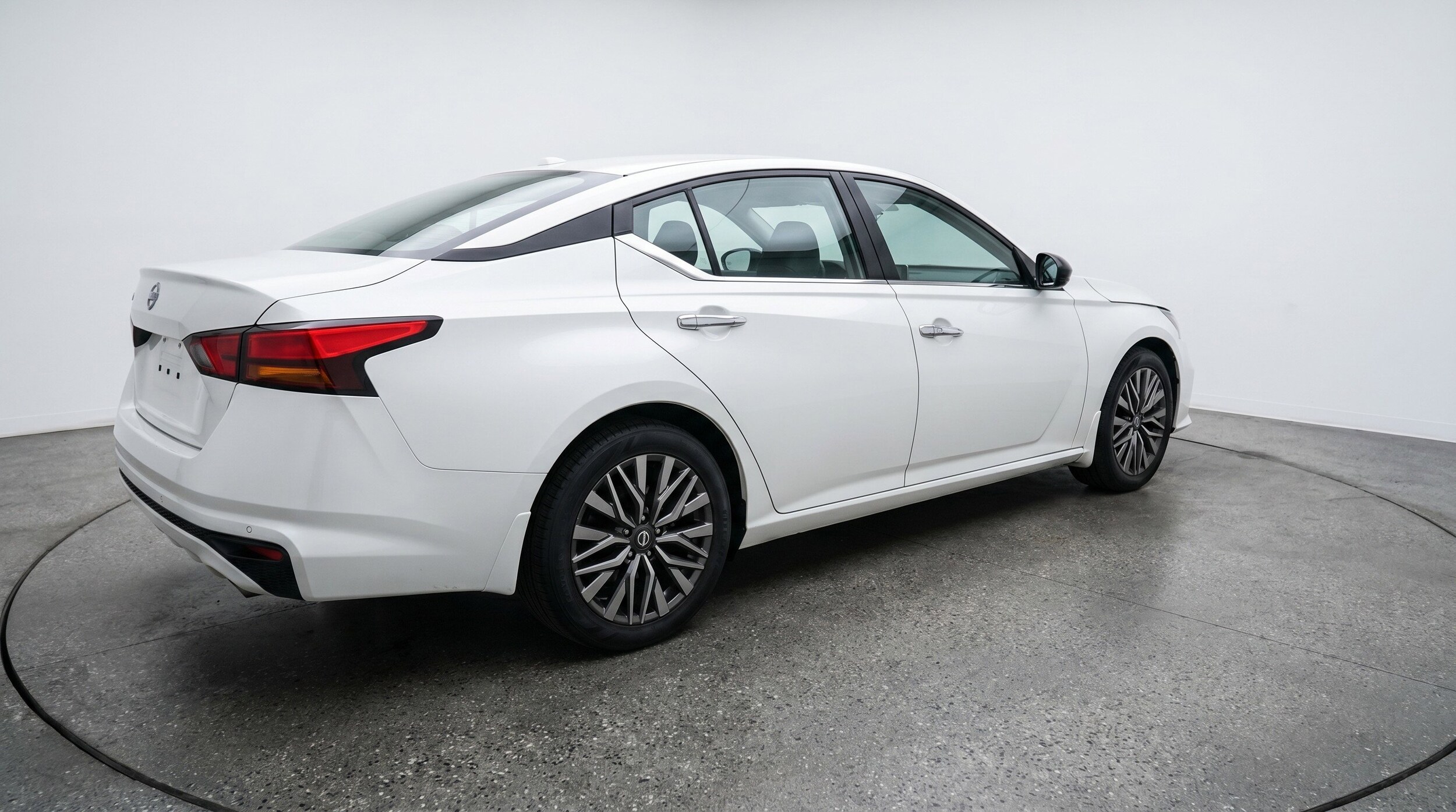 Thumbnail: 2025 Nissan Altima - 9