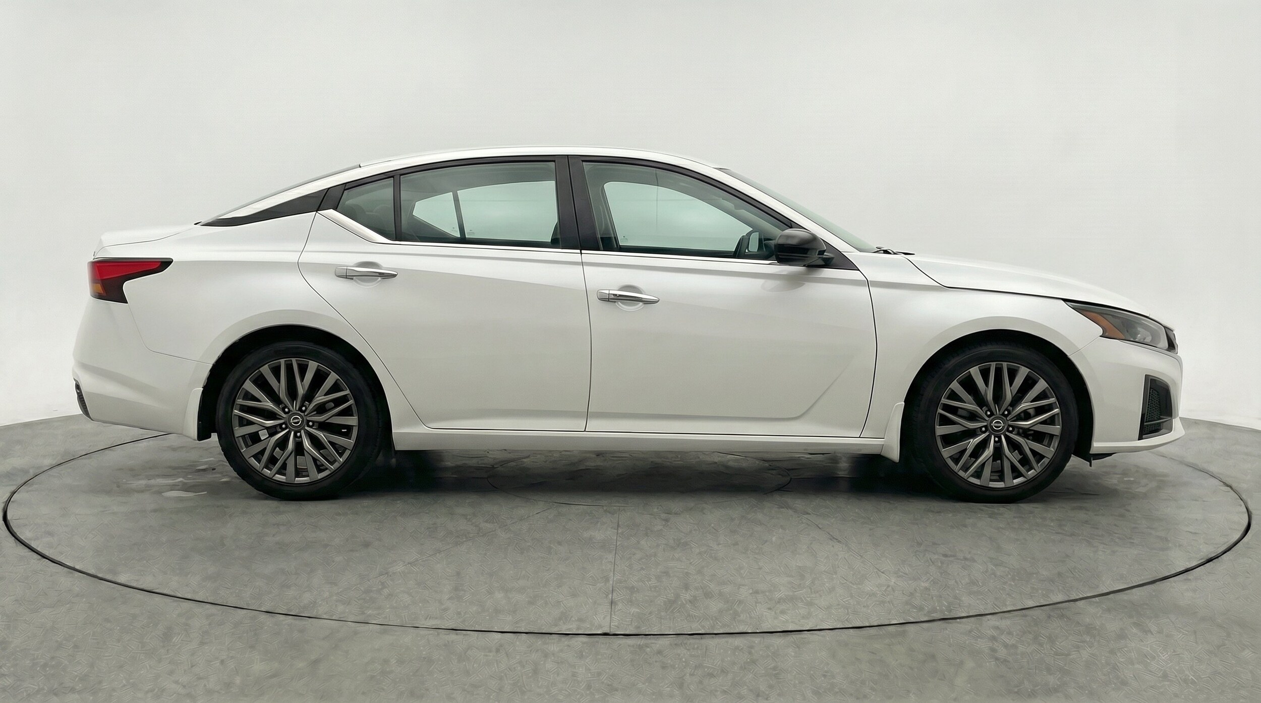 Thumbnail: 2025 Nissan Altima - 10
