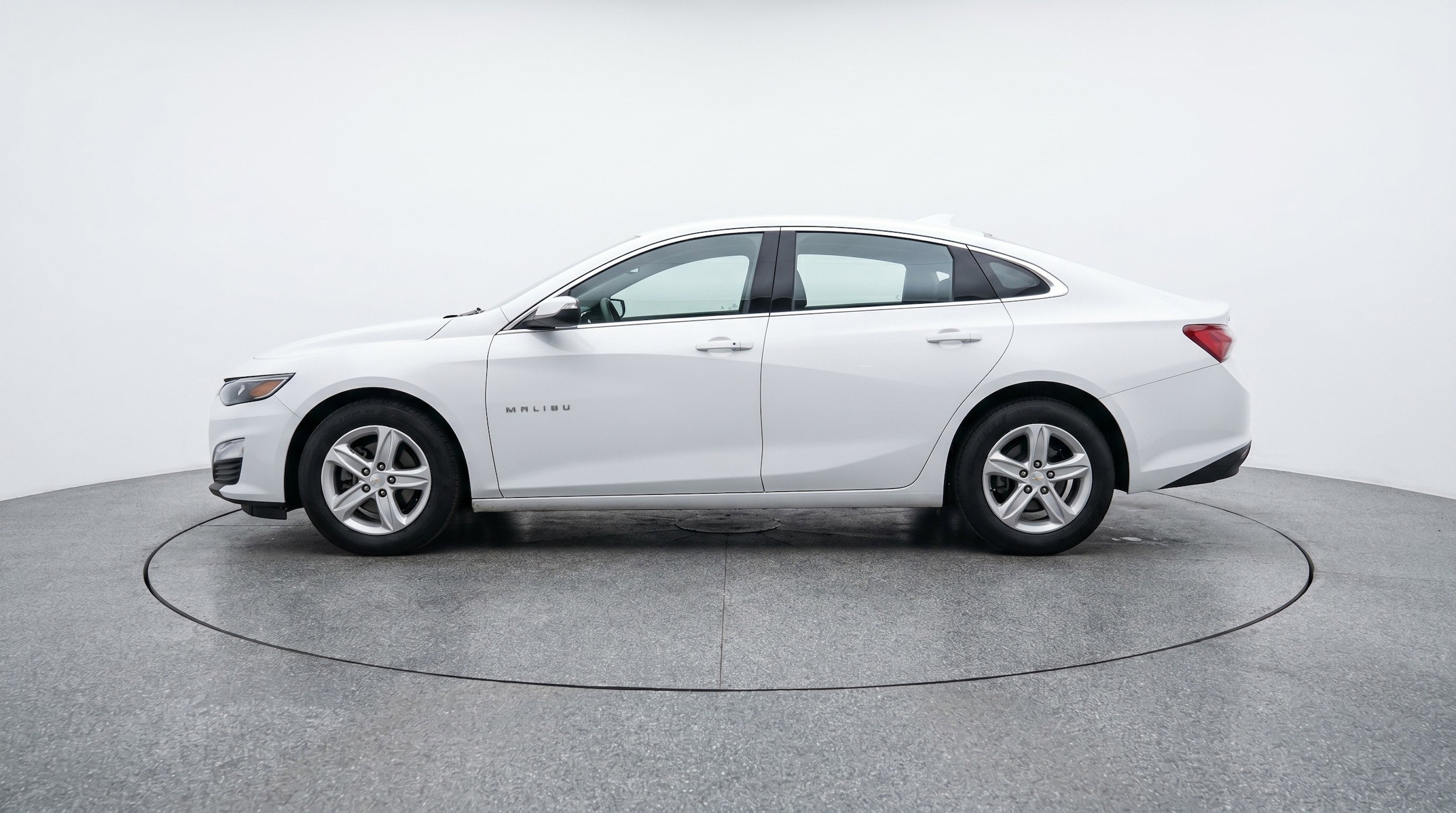 Thumbnail: 2023 Chevrolet Malibu - 5