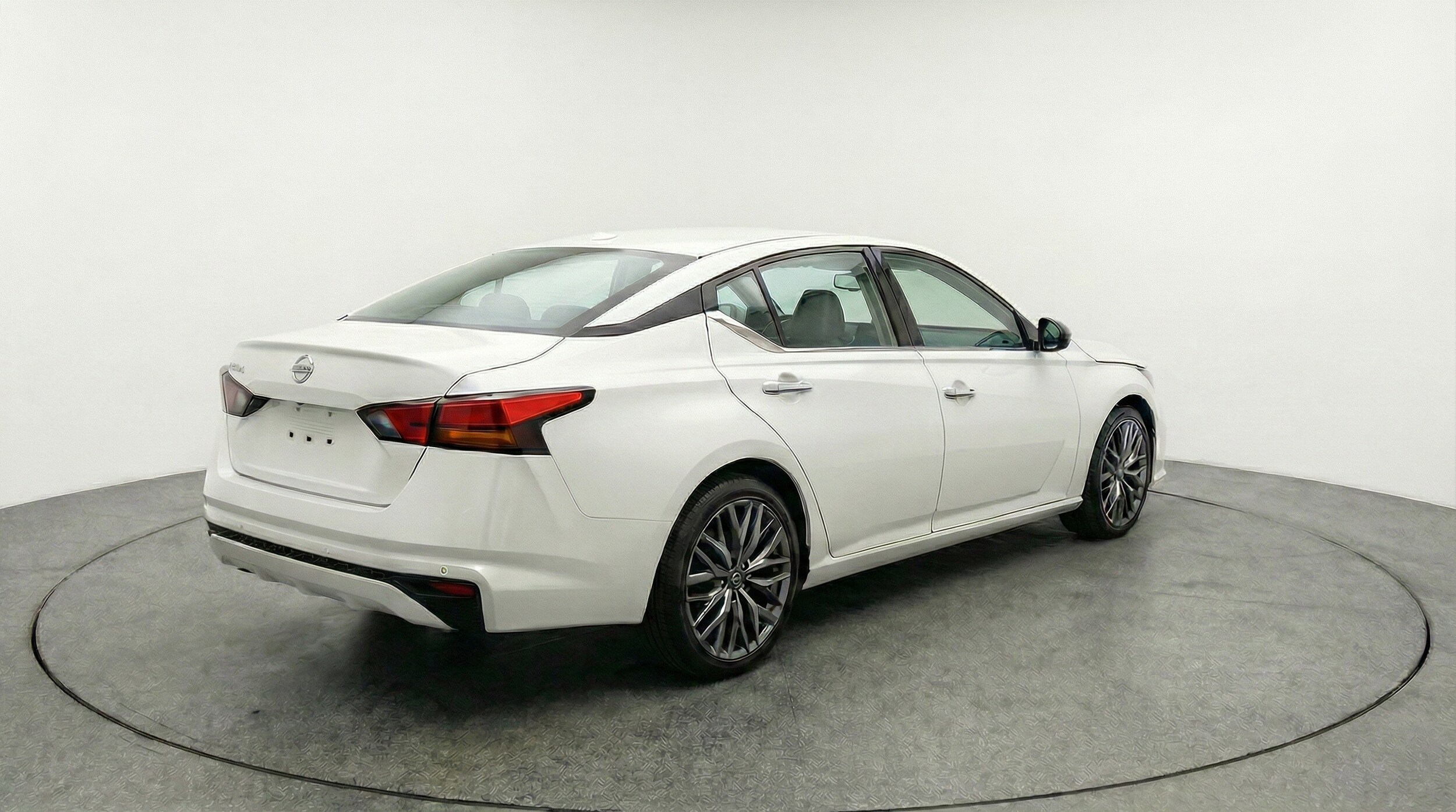 Thumbnail: 2025 Nissan Altima - 9