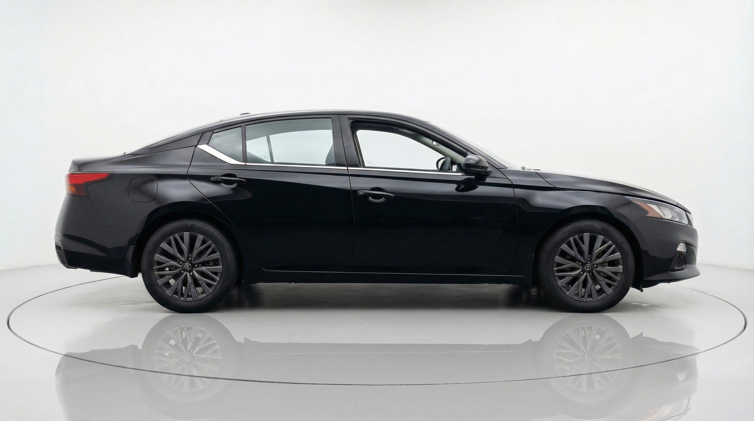 Thumbnail: 2025 Nissan Altima - 11