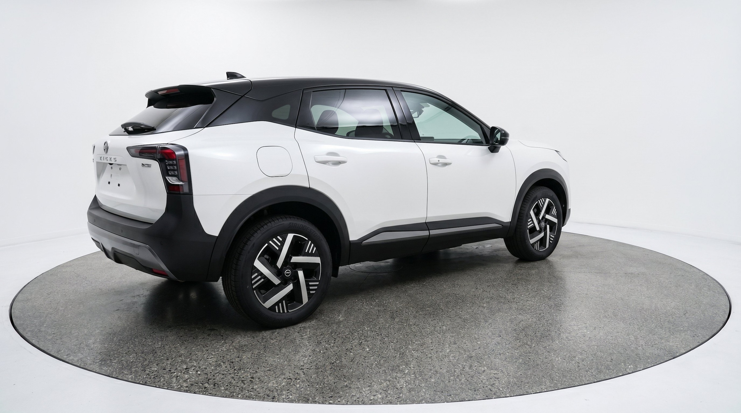 Thumbnail: 2026 Nissan Kicks - 9