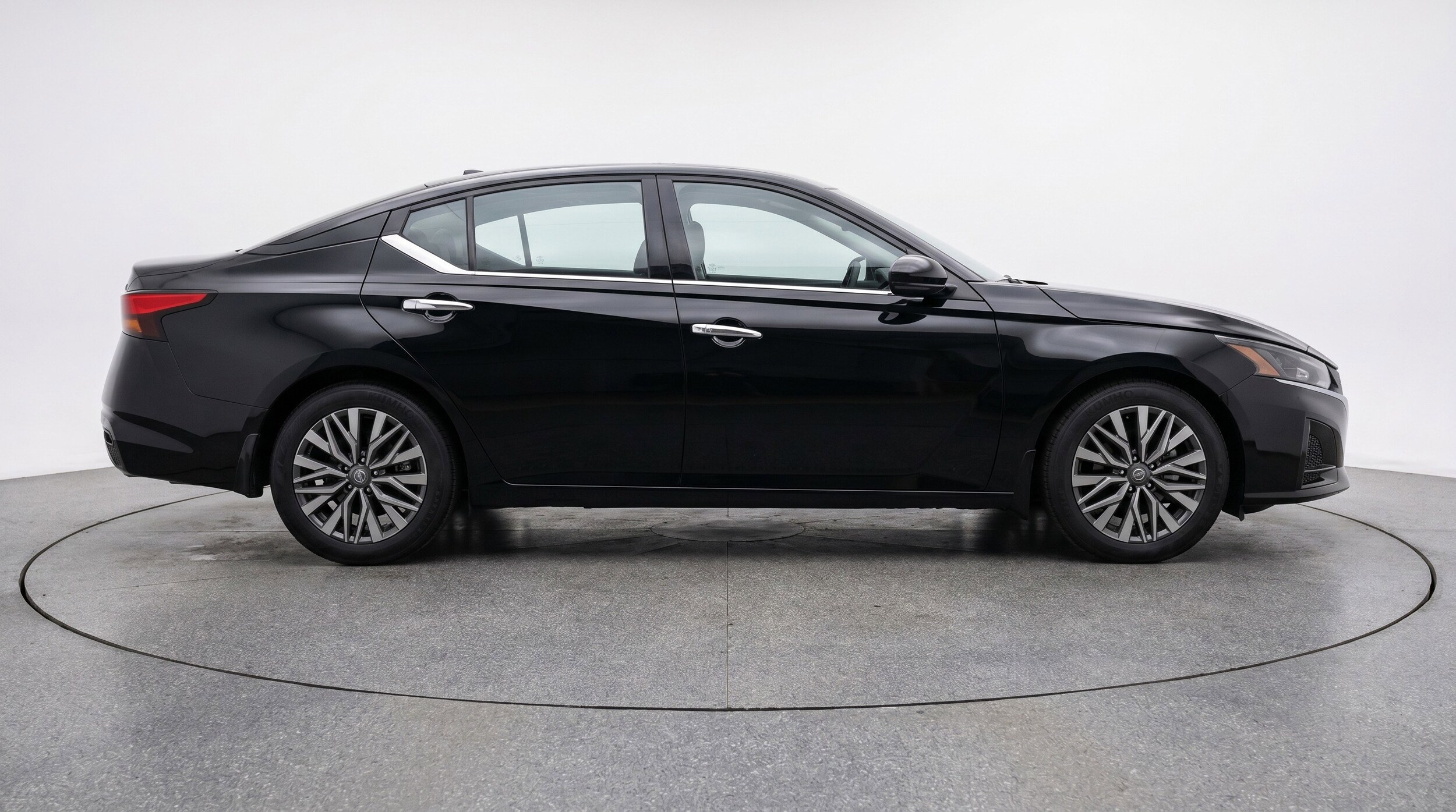 Thumbnail: 2025 Nissan Altima - 11