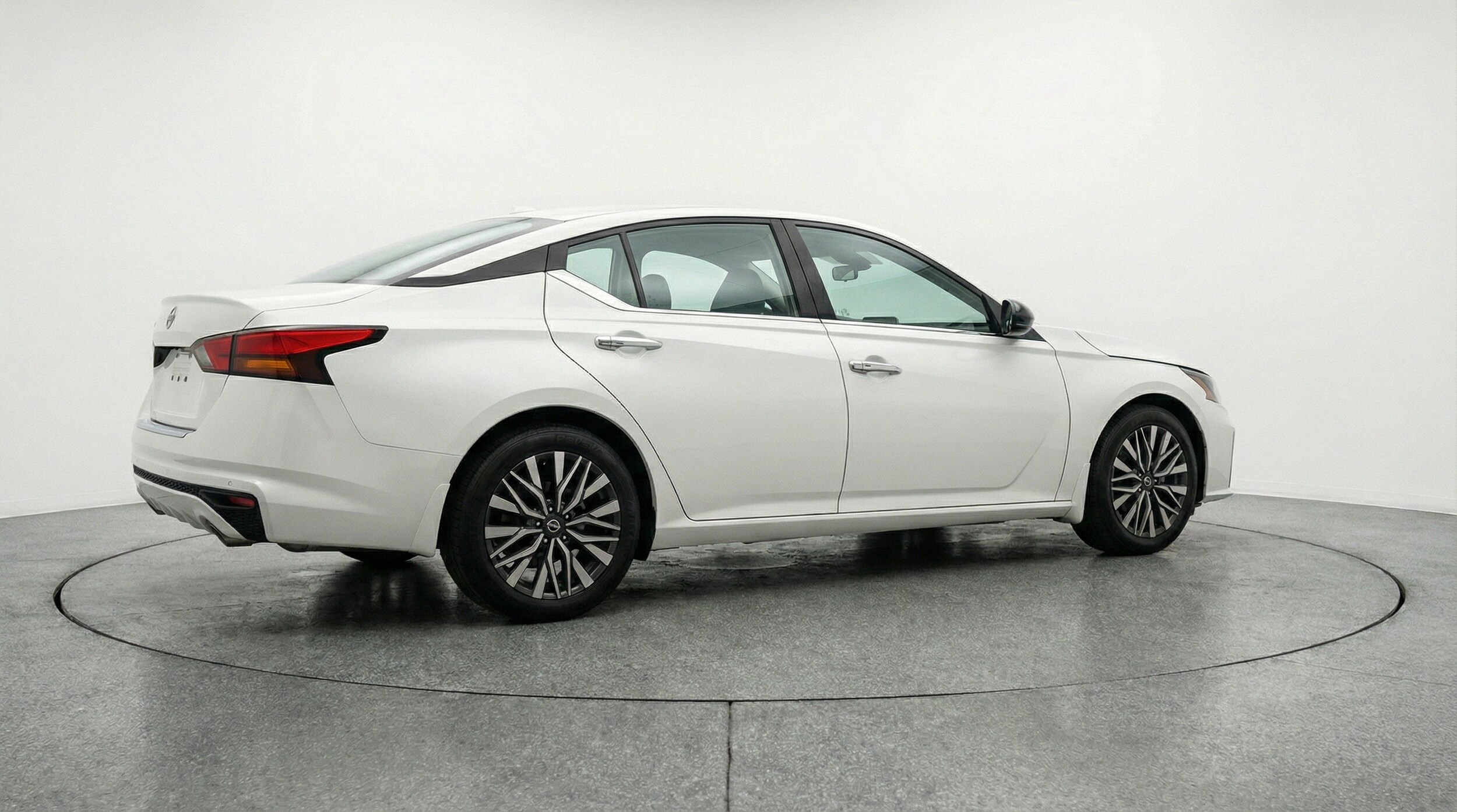 Thumbnail: 2025 Nissan Altima - 9