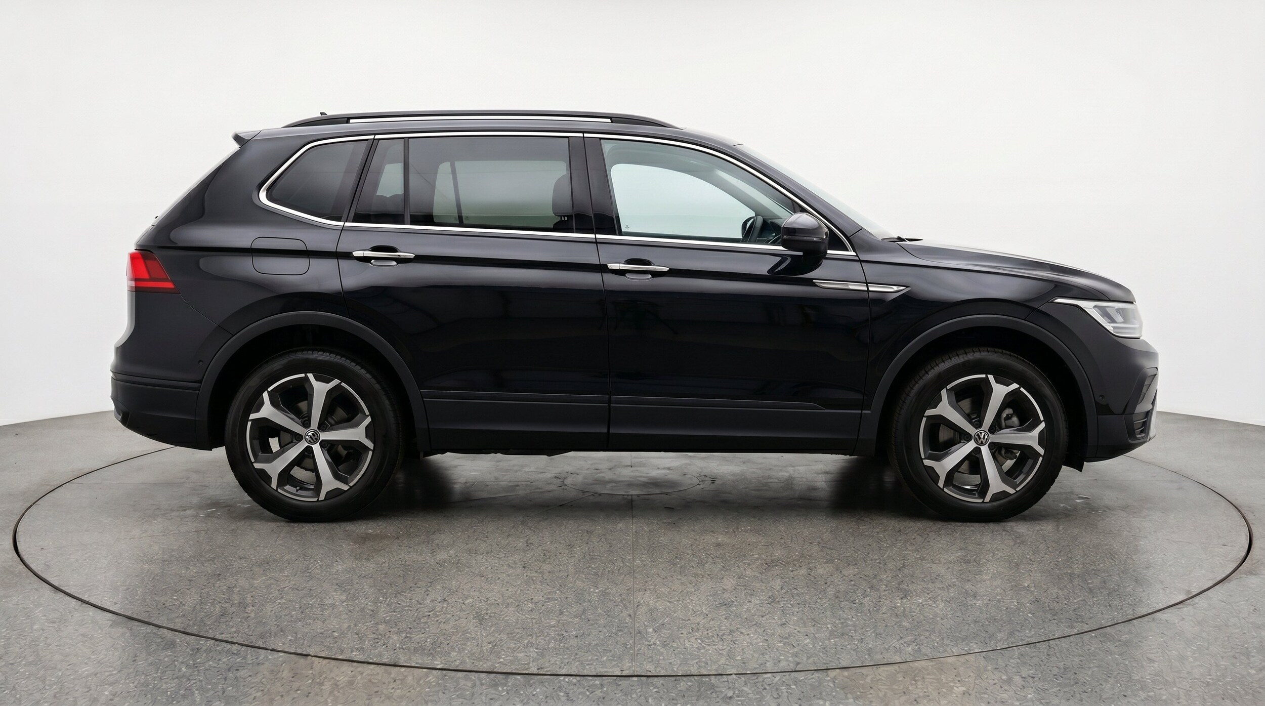 Thumbnail: 2026 Volkswagen Tiguan - 11