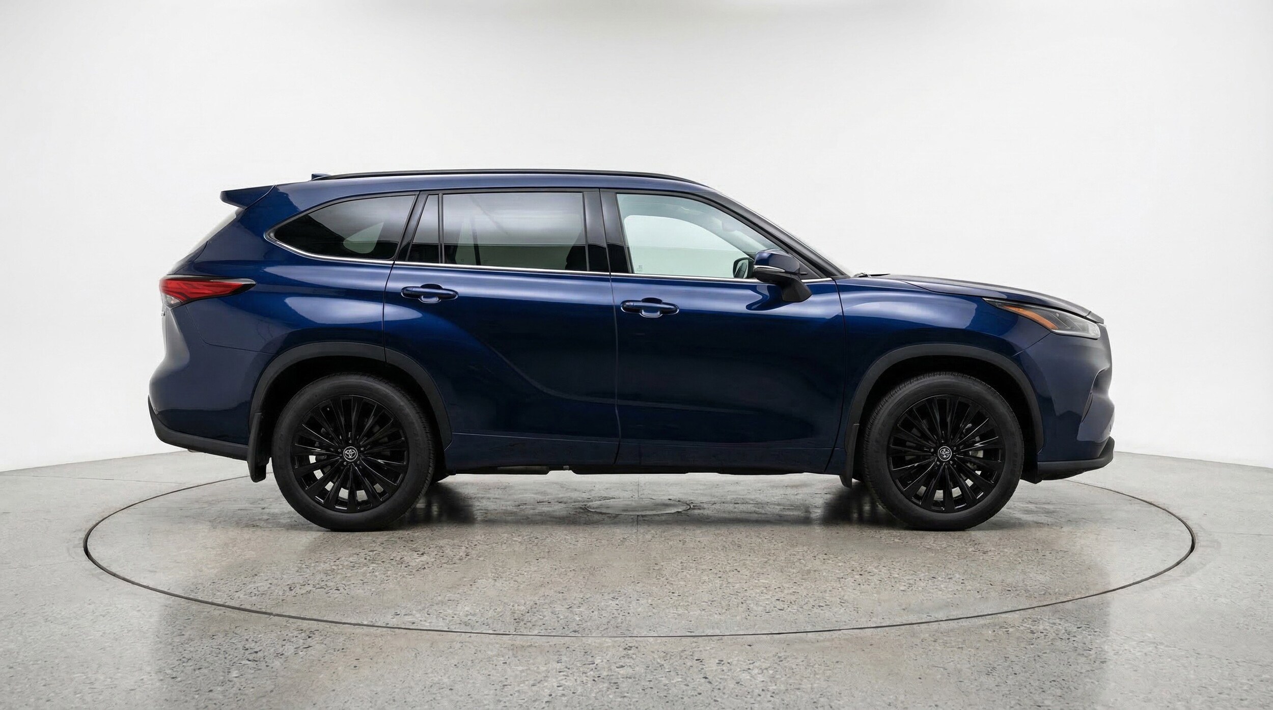 Thumbnail: 2025 Toyota Highlander - 11