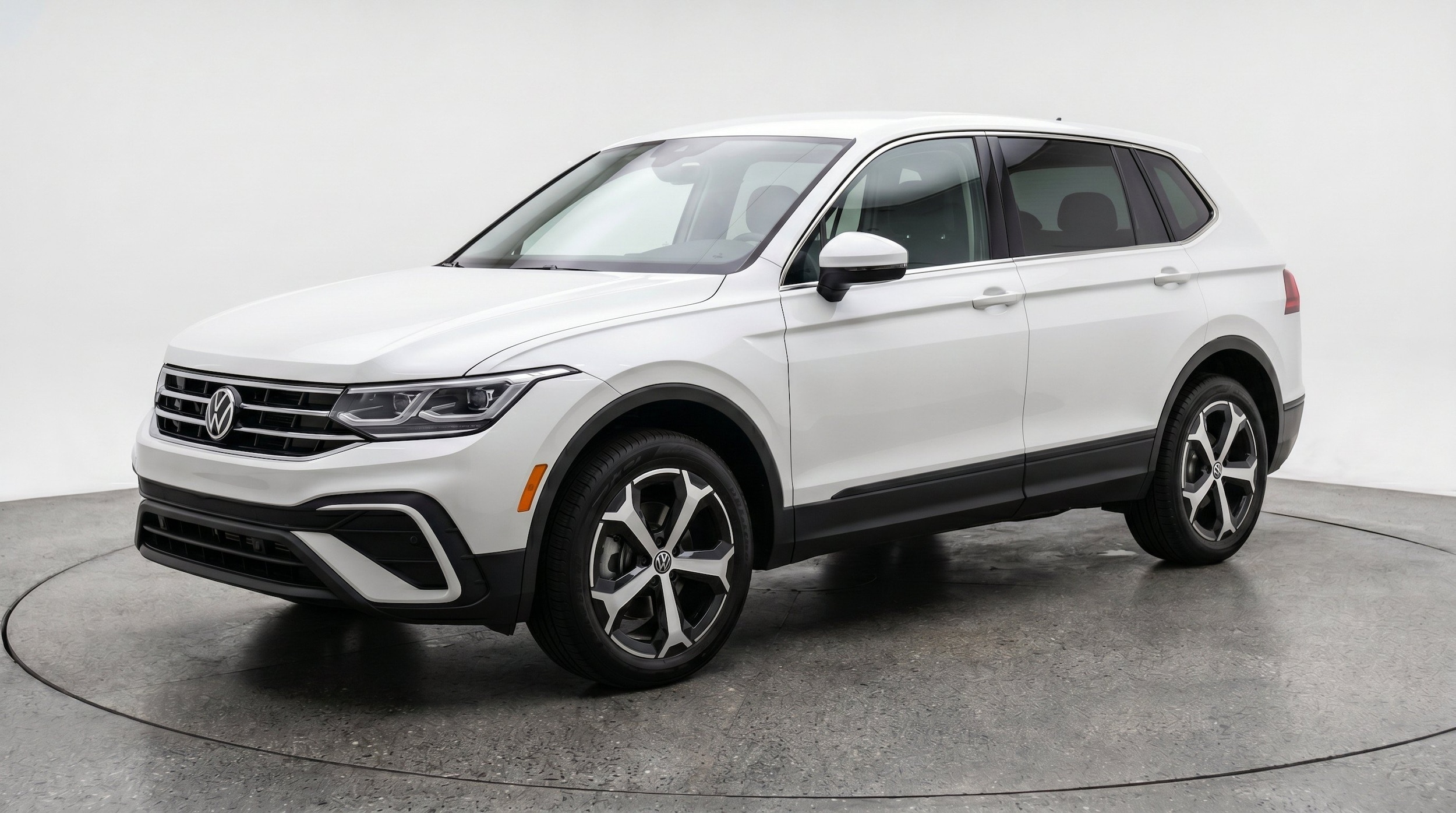 Thumbnail: 2026 Volkswagen Tiguan - 3