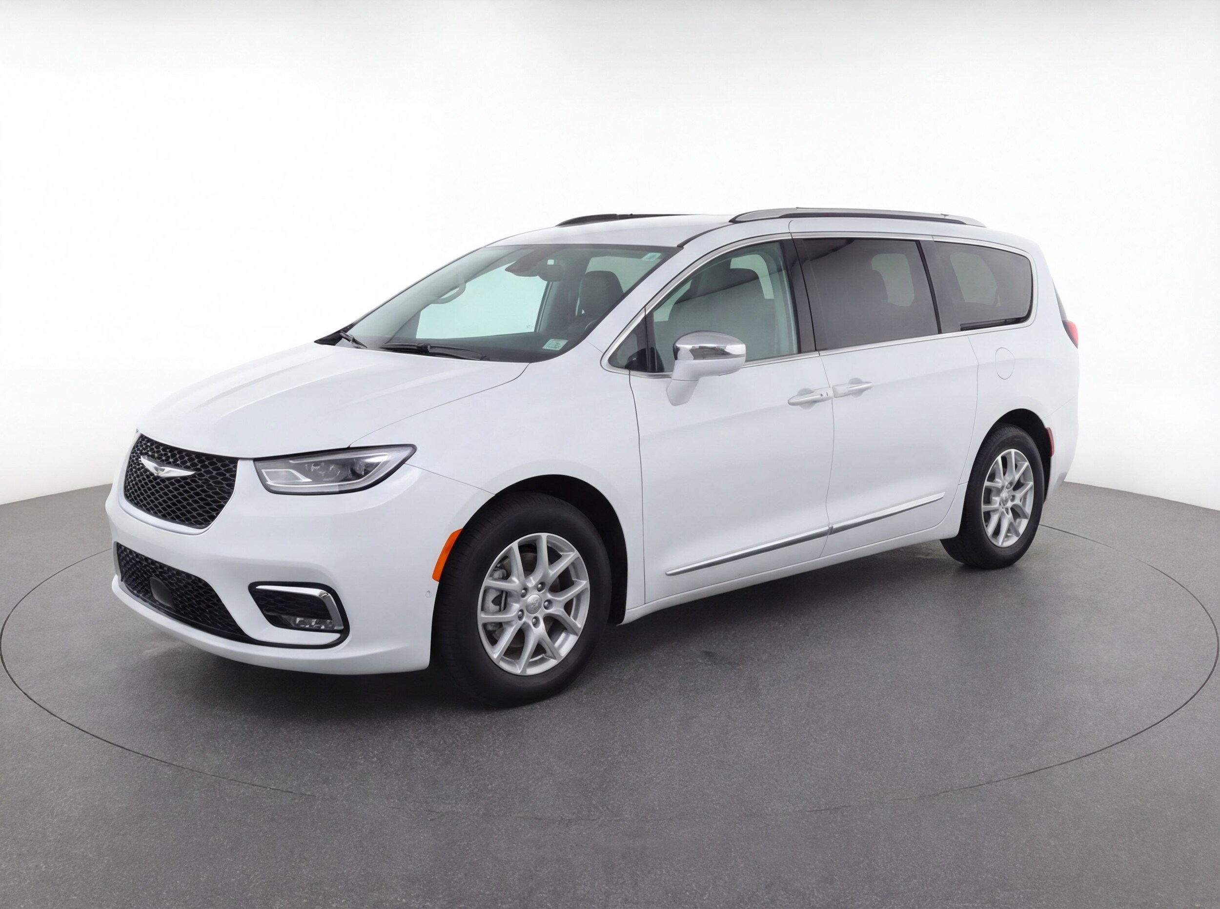 Thumbnail: 2024 Chrysler Pacifica - 3