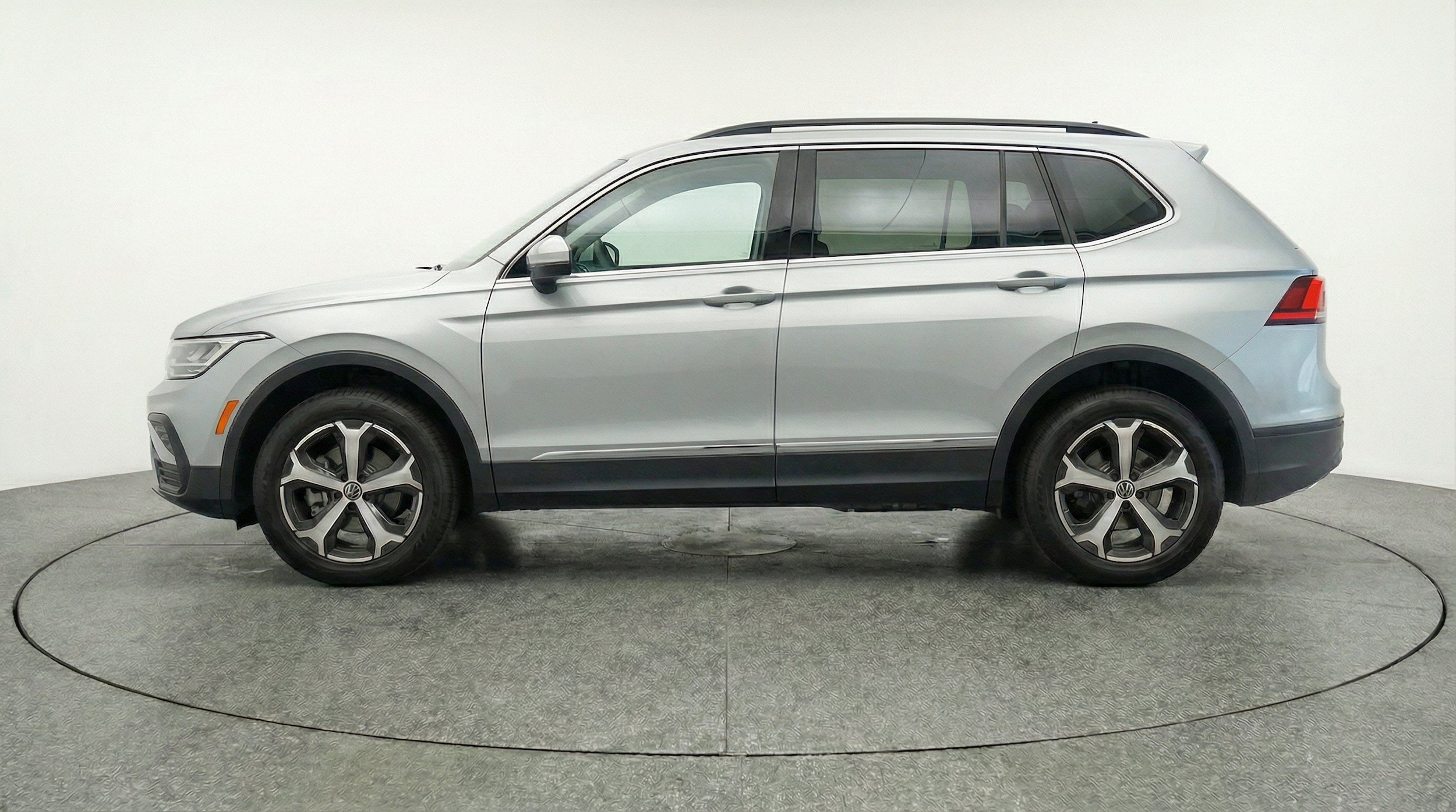 Thumbnail: 2026 Volkswagen Tiguan - 5
