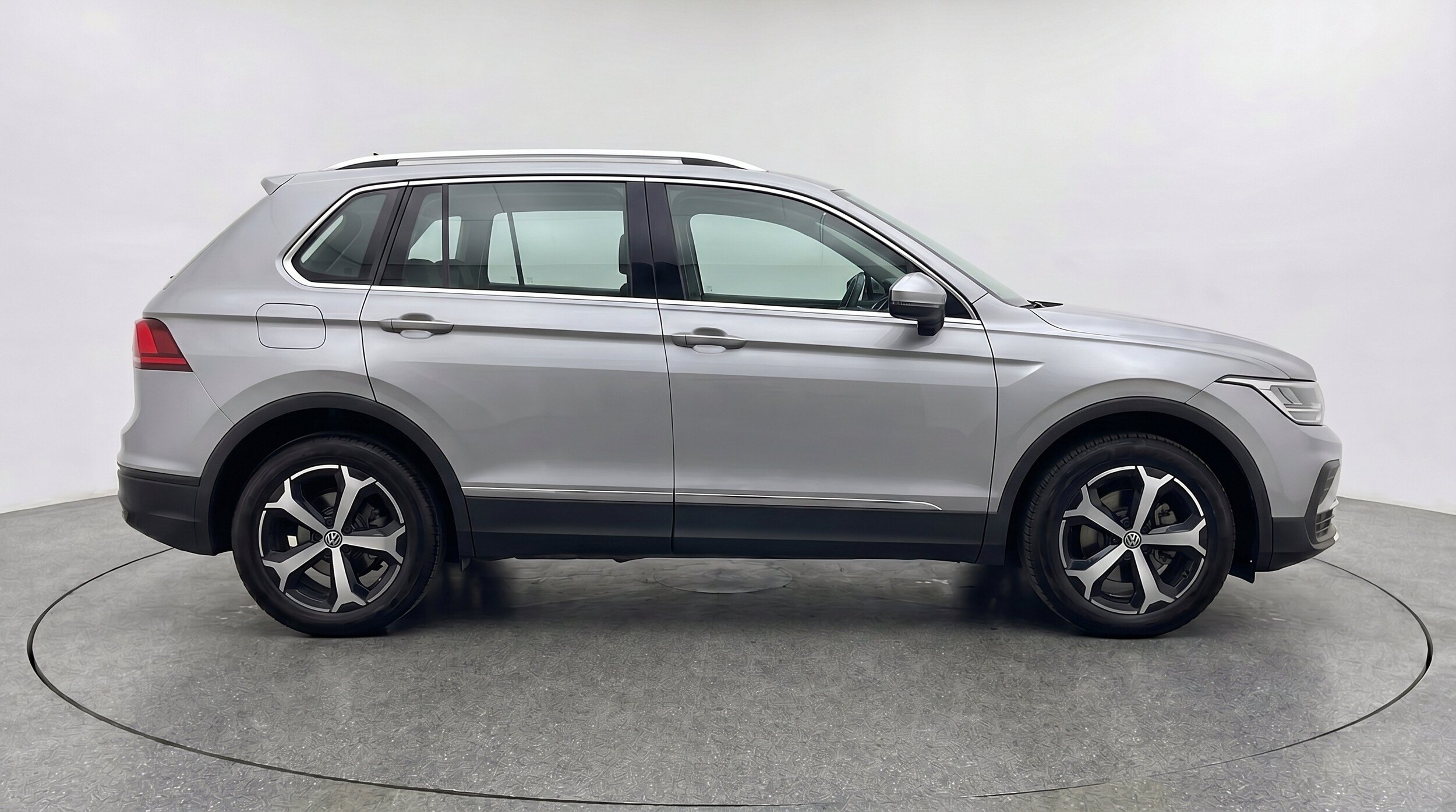 Thumbnail: 2026 Volkswagen Tiguan - 10