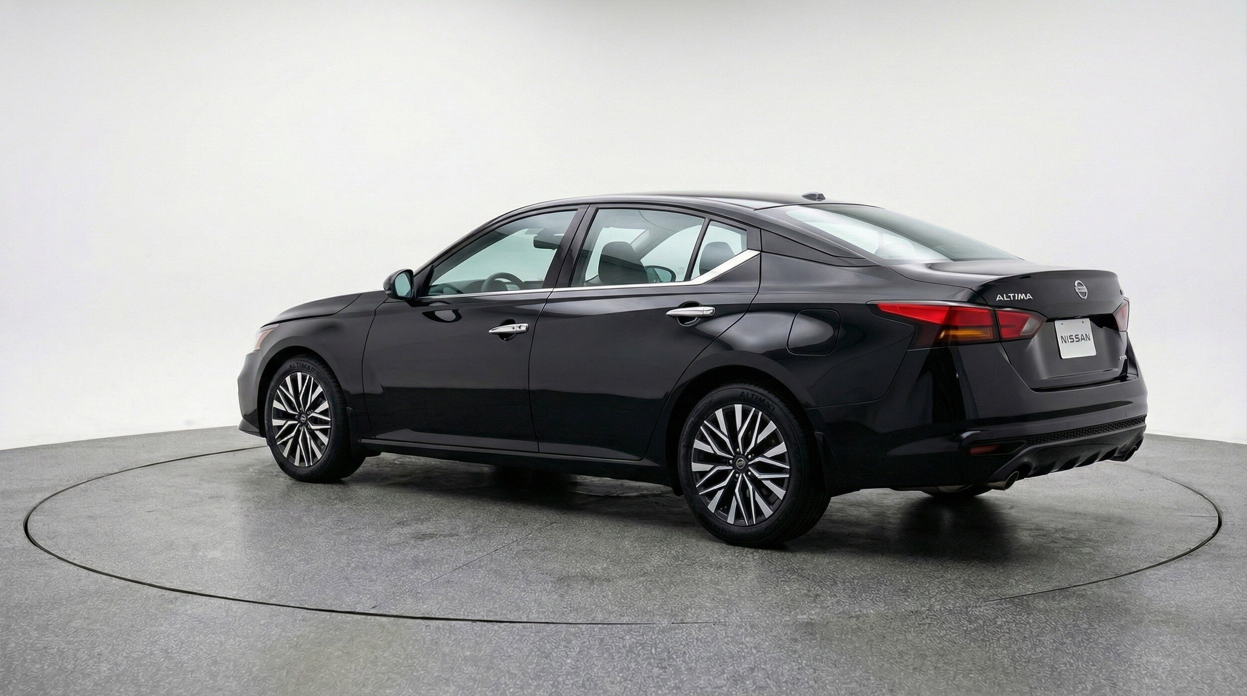 Thumbnail: 2025 Nissan Altima - 6