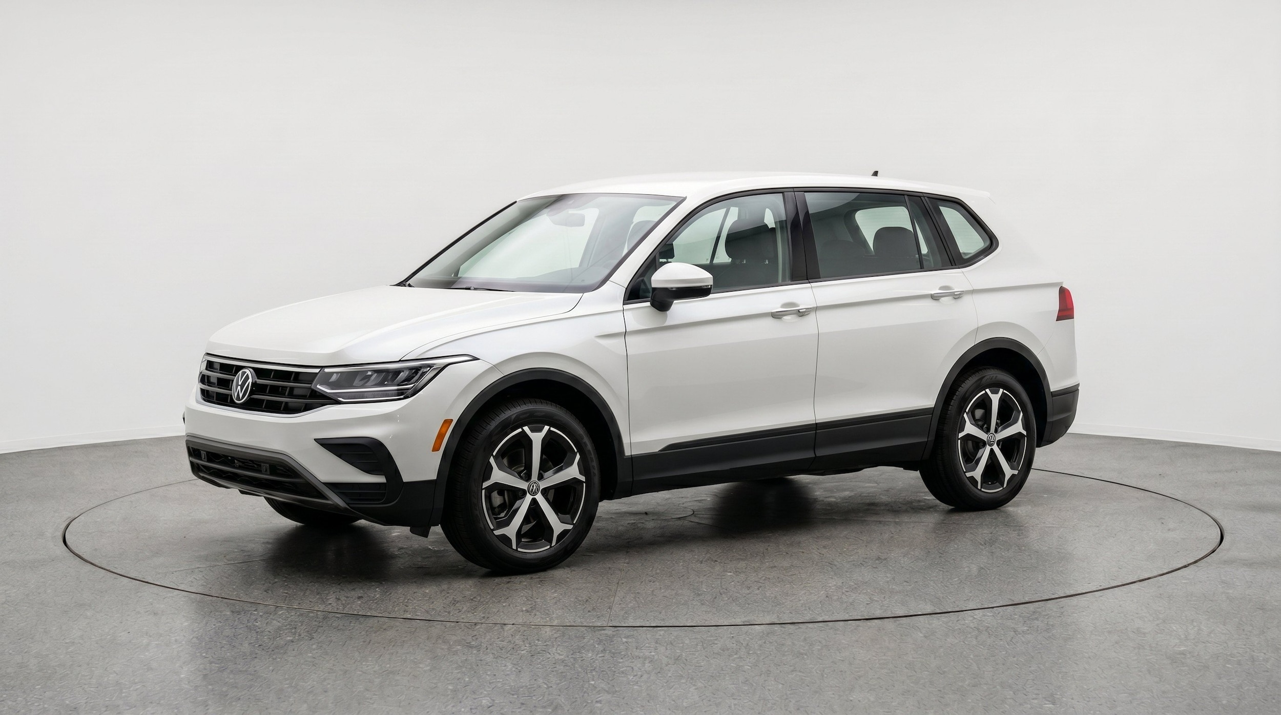 Thumbnail: 2026 Volkswagen Tiguan - 3